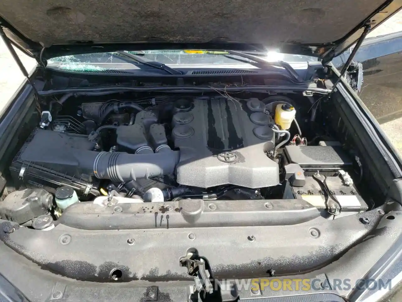 7 Photograph of a damaged car JTEZU5JR6K5202459 TOYOTA 4RUNNER 2019