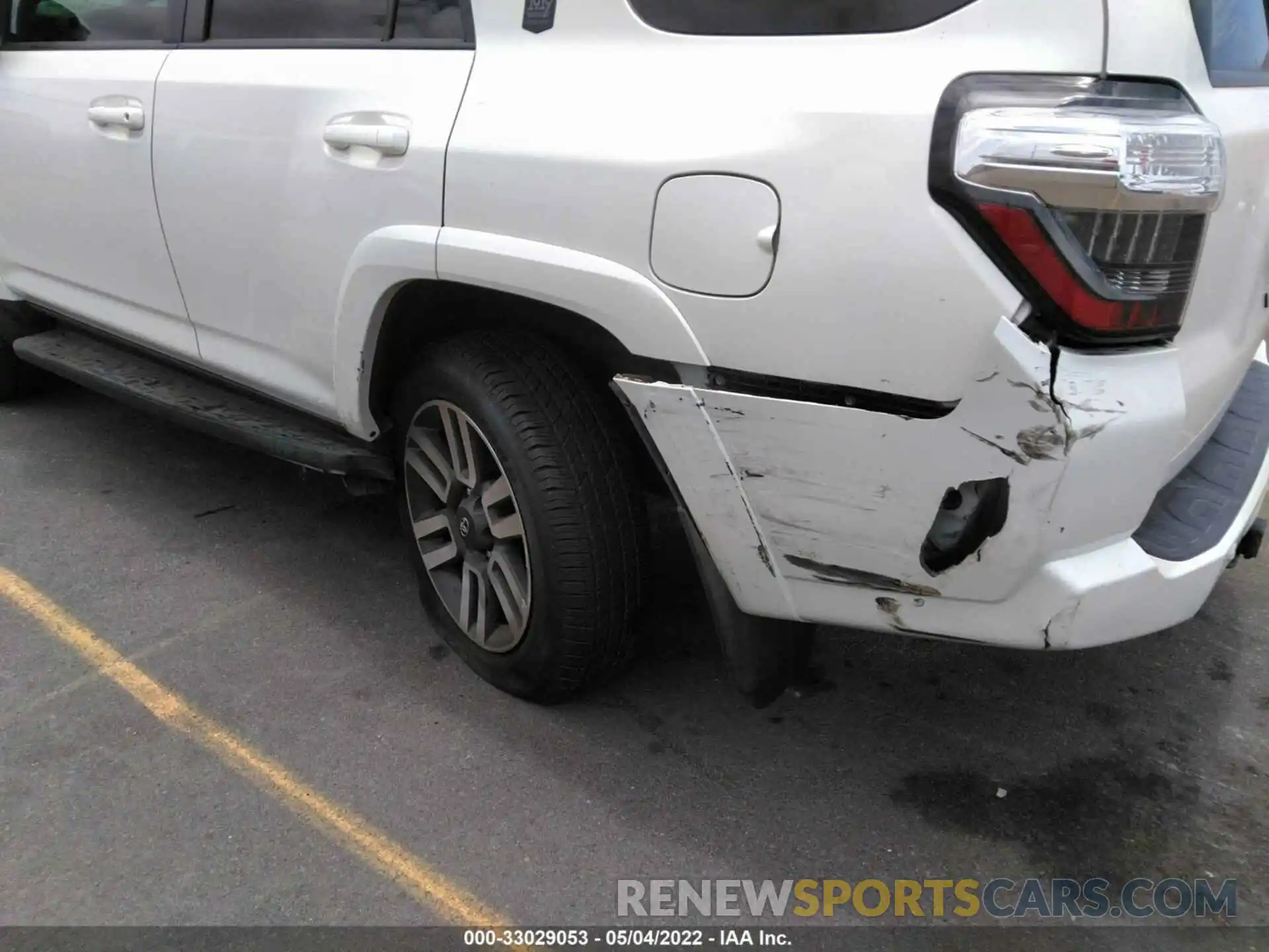 6 Photograph of a damaged car JTEZU5JR6K5204177 TOYOTA 4RUNNER 2019