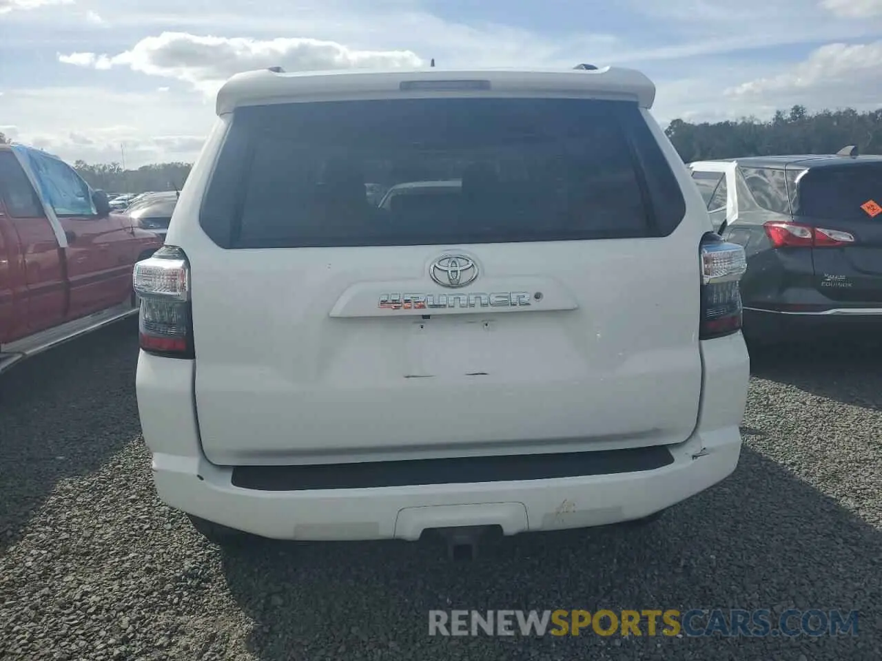 6 Photograph of a damaged car JTEZU5JR6K5206642 TOYOTA 4RUNNER 2019