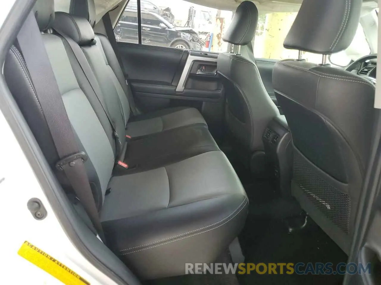 10 Photograph of a damaged car JTEZU5JR6K5209587 TOYOTA 4RUNNER 2019