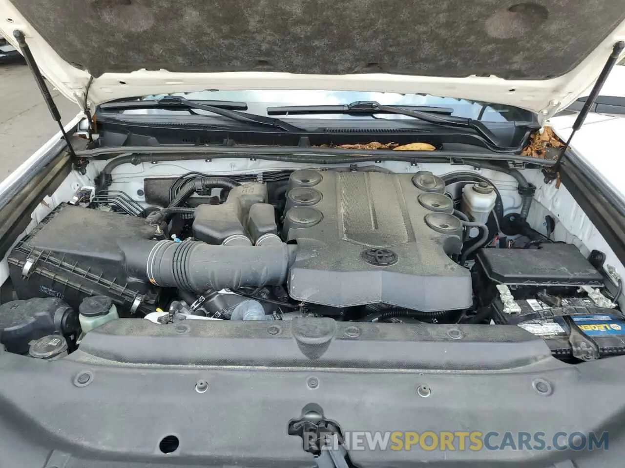 11 Photograph of a damaged car JTEZU5JR6K5209587 TOYOTA 4RUNNER 2019