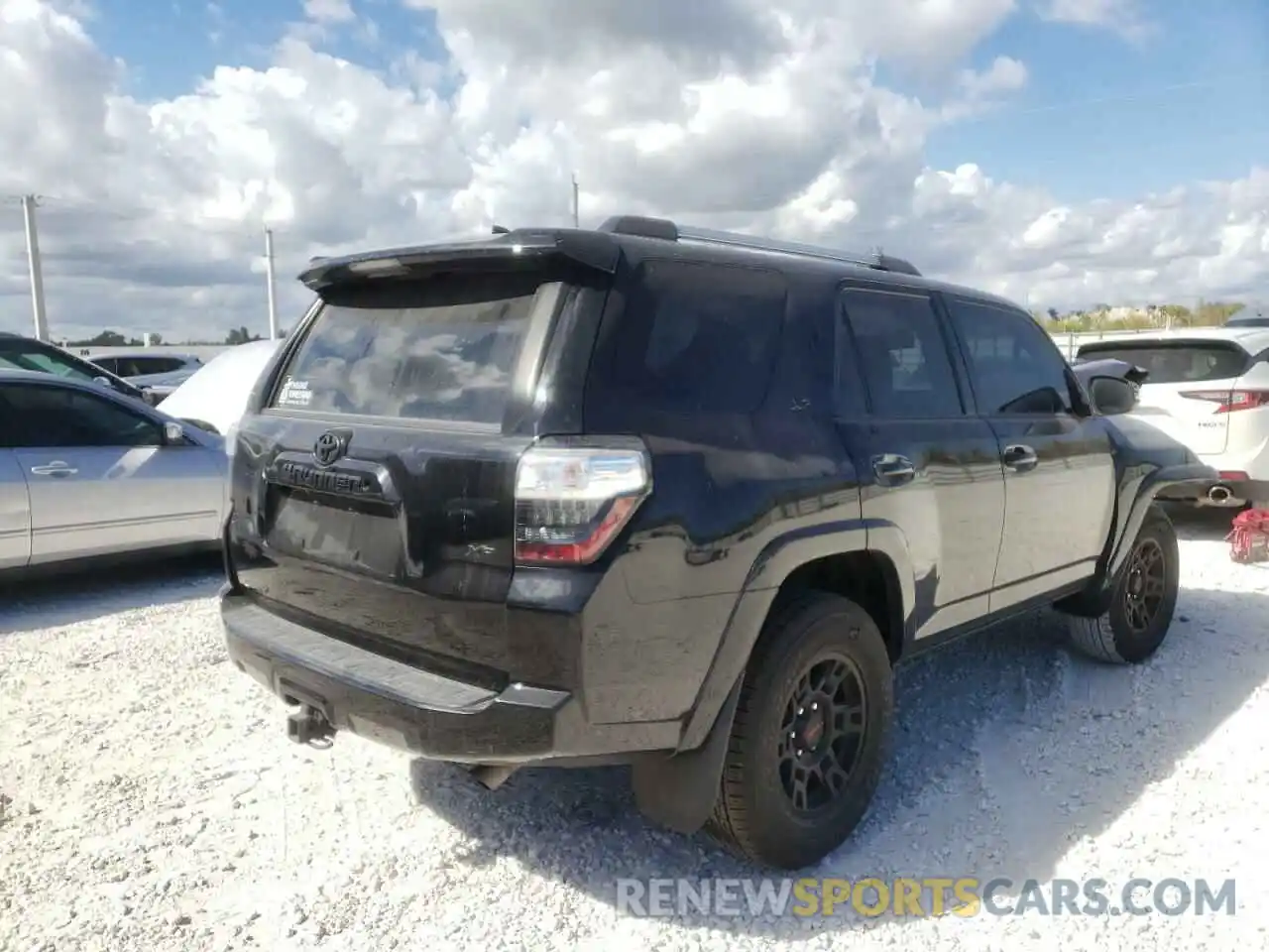 4 Photograph of a damaged car JTEZU5JR7K5196834 TOYOTA 4RUNNER 2019