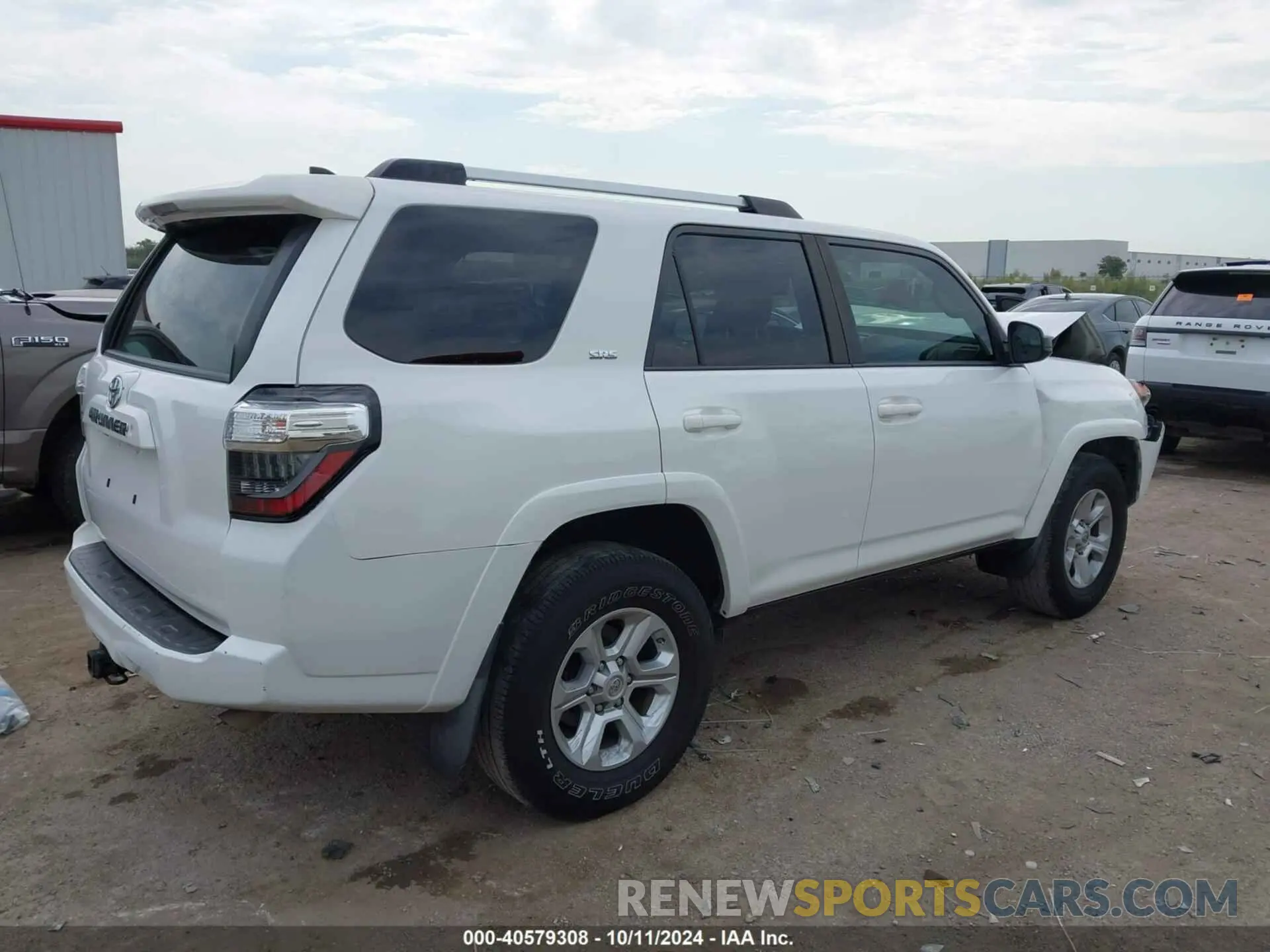 4 Photograph of a damaged car JTEZU5JR7K5197241 TOYOTA 4RUNNER 2019