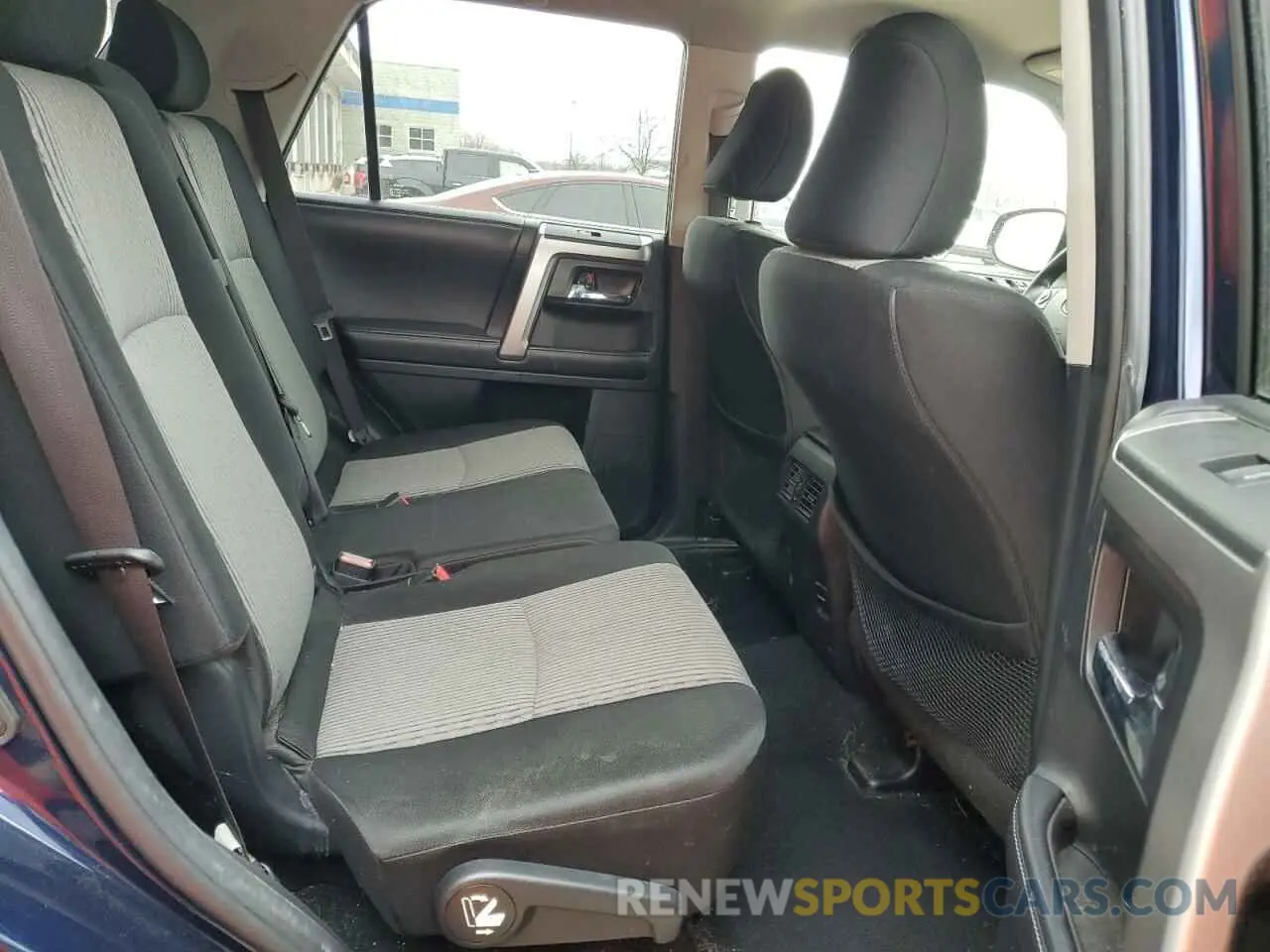 11 Photograph of a damaged car JTEZU5JR7K5202258 TOYOTA 4RUNNER 2019