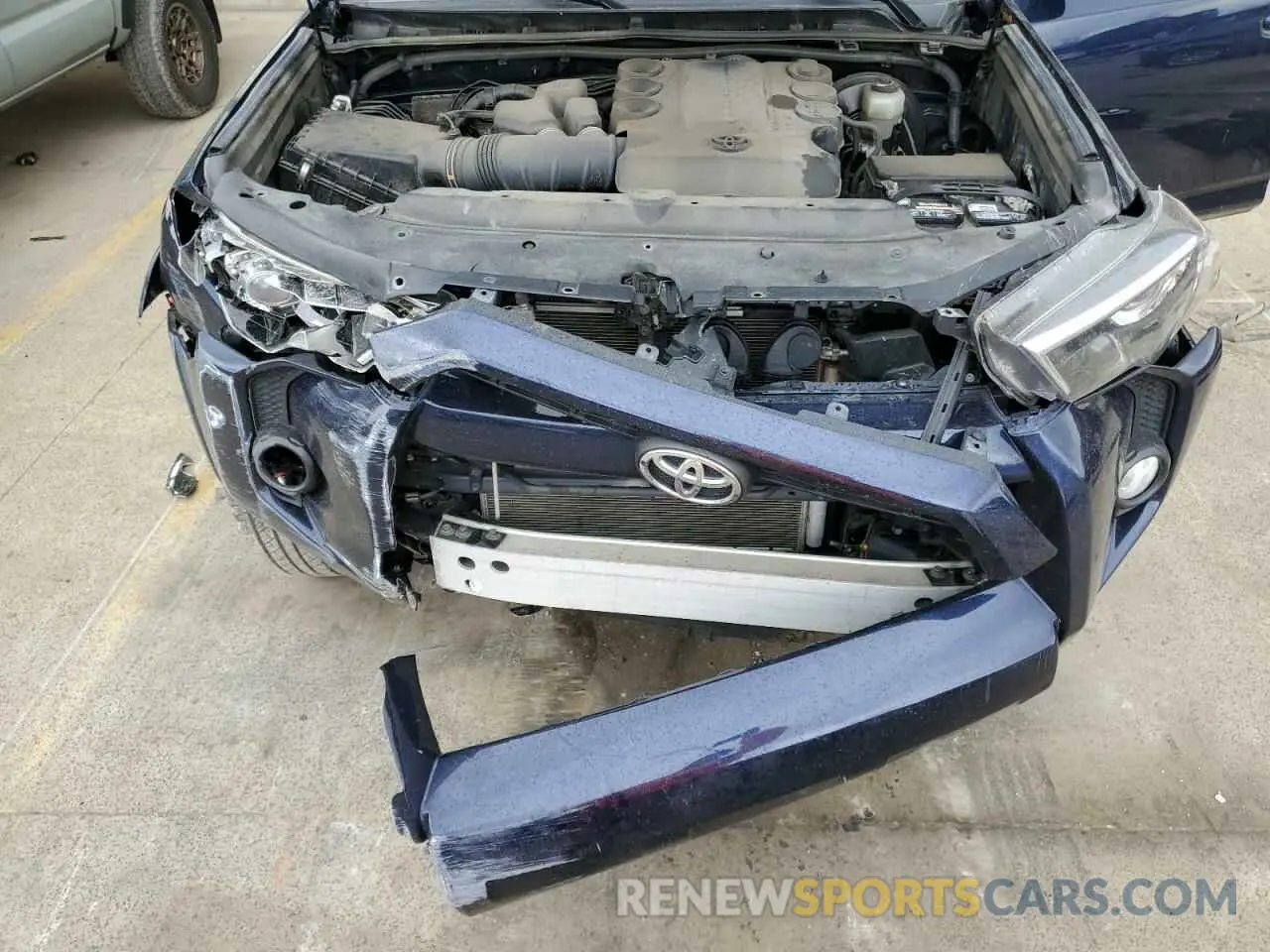 13 Photograph of a damaged car JTEZU5JR7K5202258 TOYOTA 4RUNNER 2019