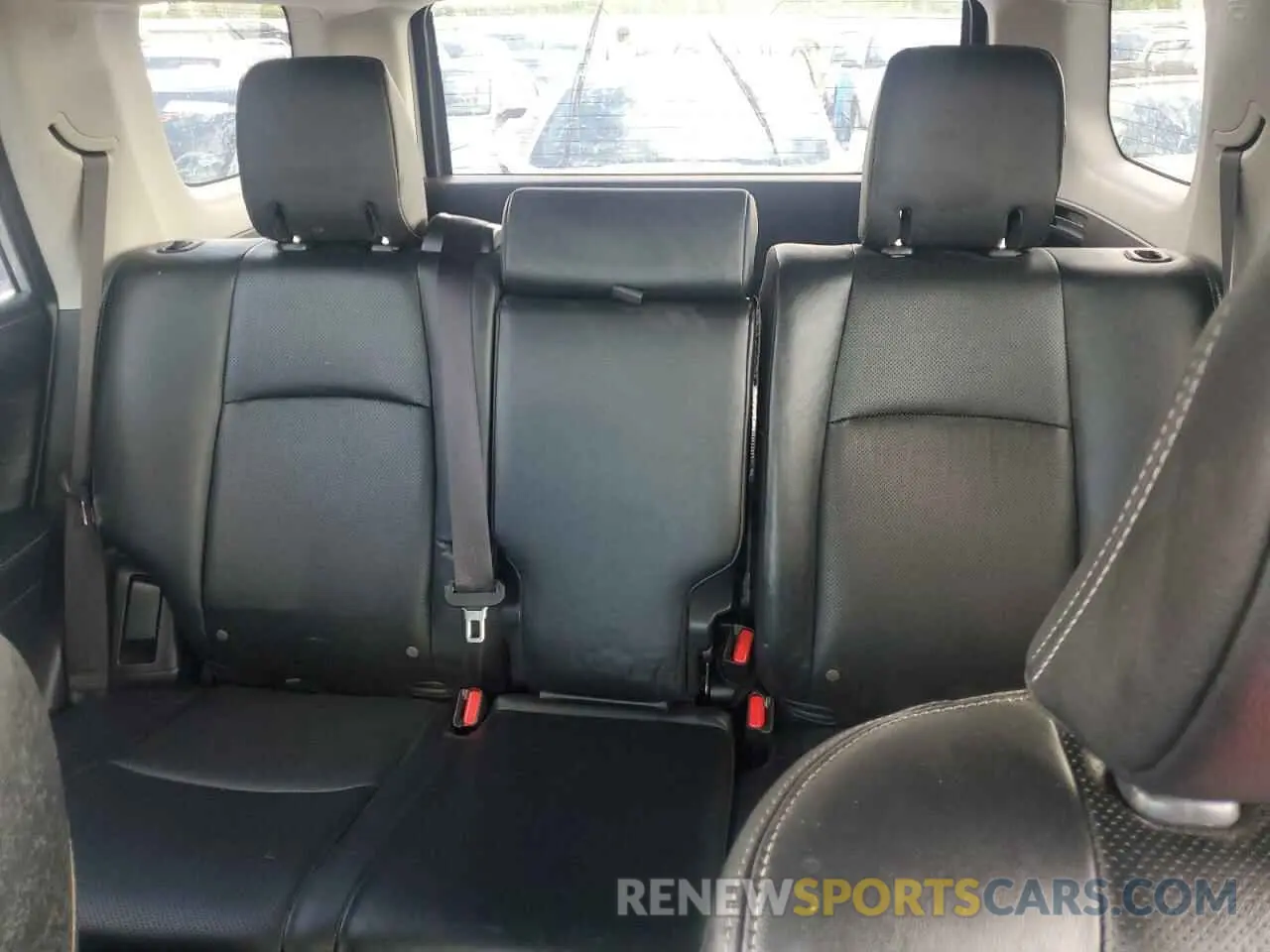 10 Photograph of a damaged car JTEZU5JR7K5204236 TOYOTA 4RUNNER 2019