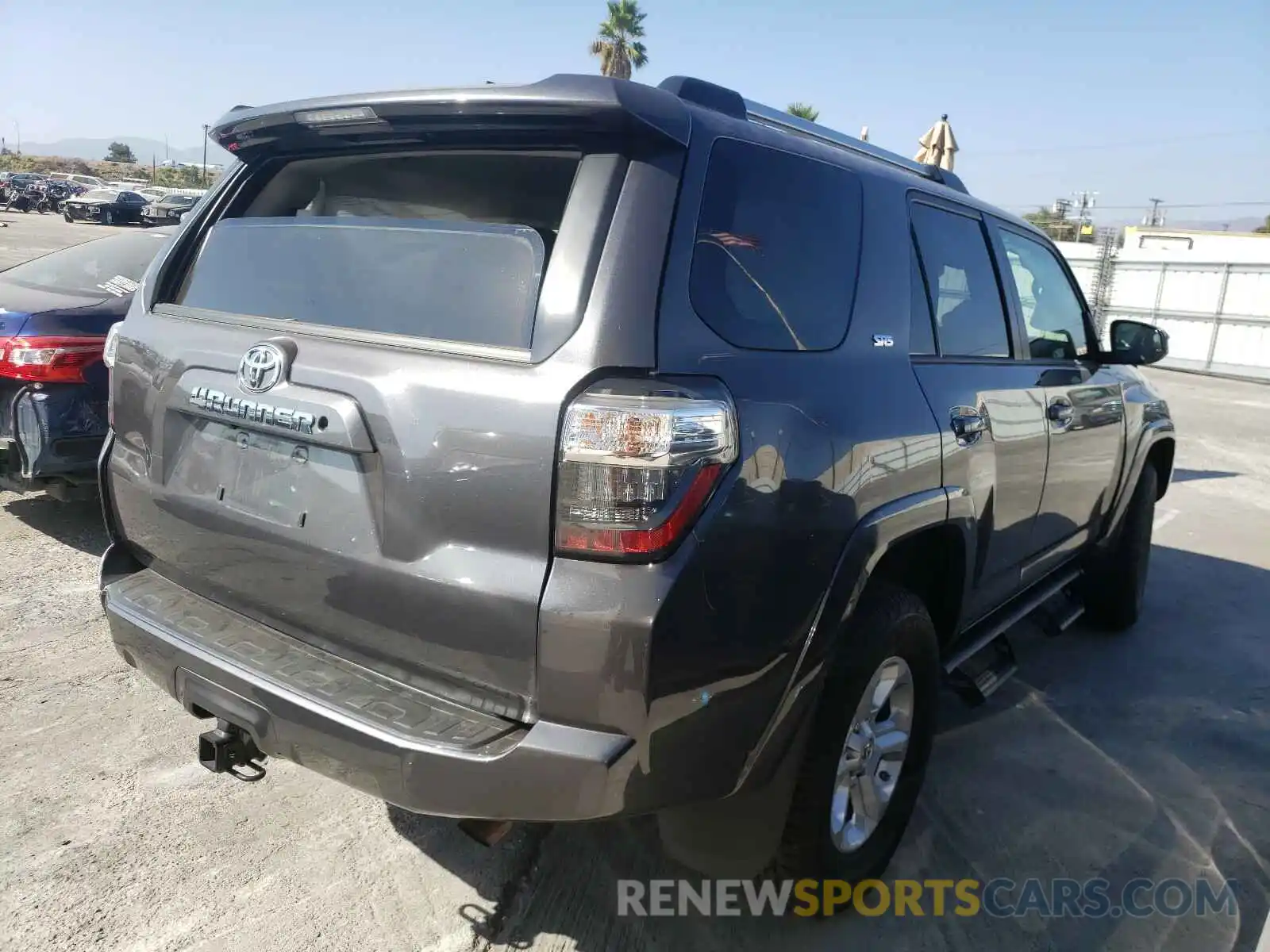 4 Photograph of a damaged car JTEZU5JR7K5207248 TOYOTA 4RUNNER 2019