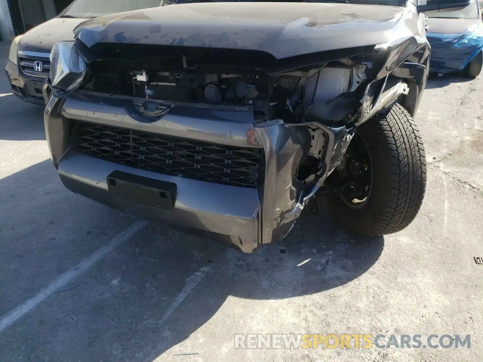 9 Photograph of a damaged car JTEZU5JR7K5207248 TOYOTA 4RUNNER 2019