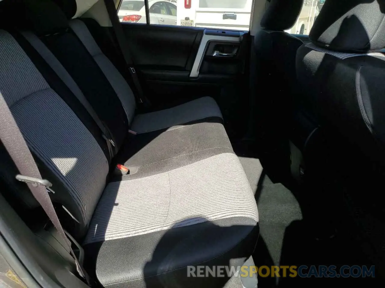 11 Photograph of a damaged car JTEZU5JR7K5212031 TOYOTA 4RUNNER 2019