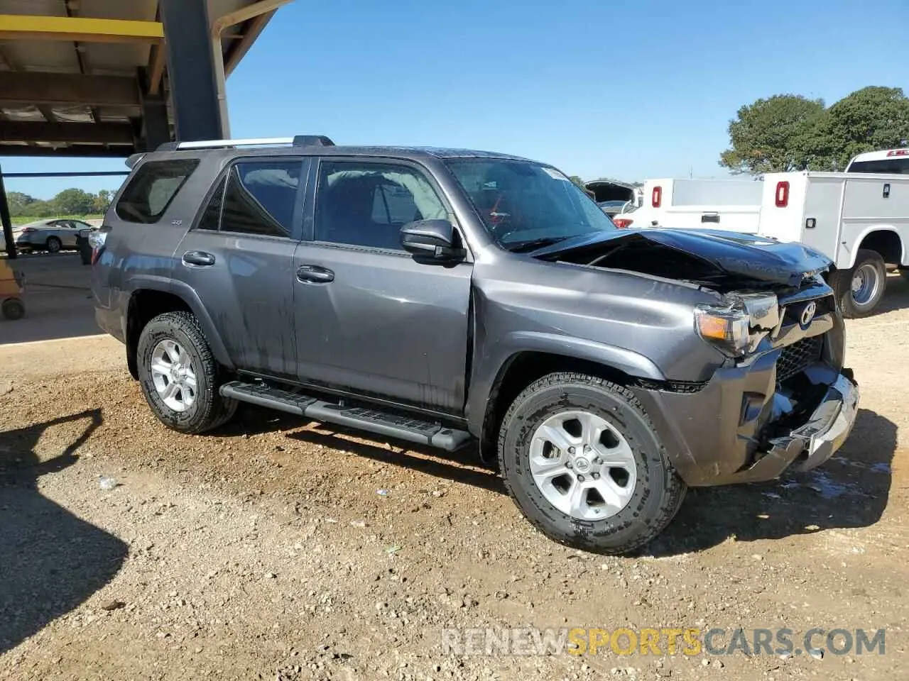 4 Photograph of a damaged car JTEZU5JR7K5212031 TOYOTA 4RUNNER 2019