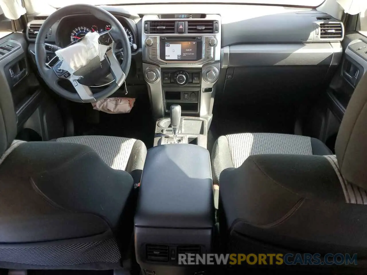 8 Photograph of a damaged car JTEZU5JR7K5212031 TOYOTA 4RUNNER 2019