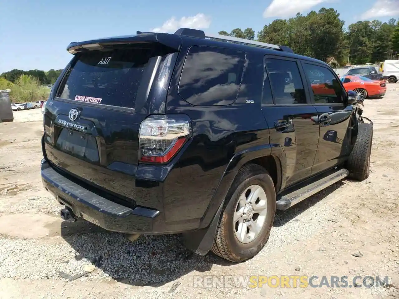 4 Photograph of a damaged car JTEZU5JR7K5213292 TOYOTA 4RUNNER 2019