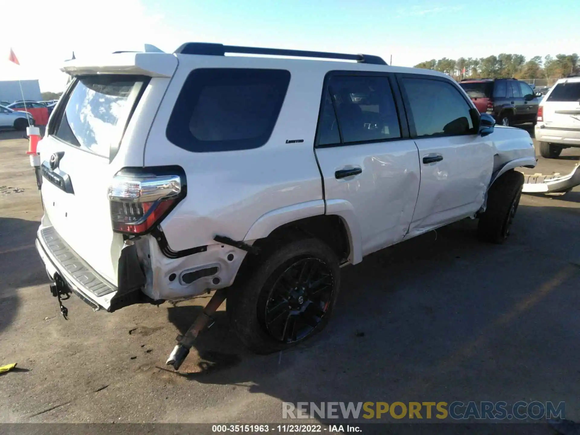 4 Photograph of a damaged car JTEZU5JR8K5198219 TOYOTA 4RUNNER 2019