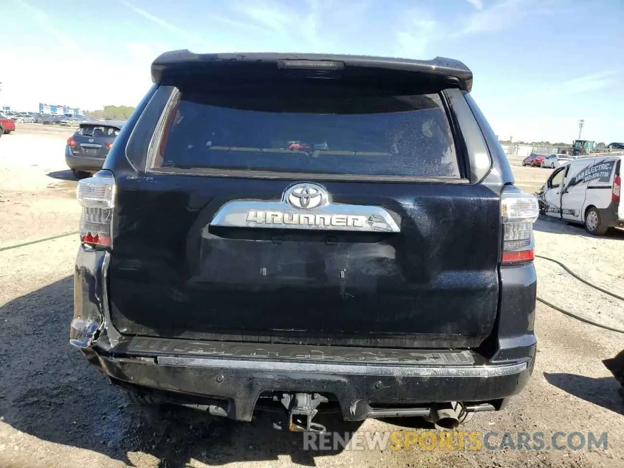 6 Photograph of a damaged car JTEZU5JR8K5199130 TOYOTA 4RUNNER 2019