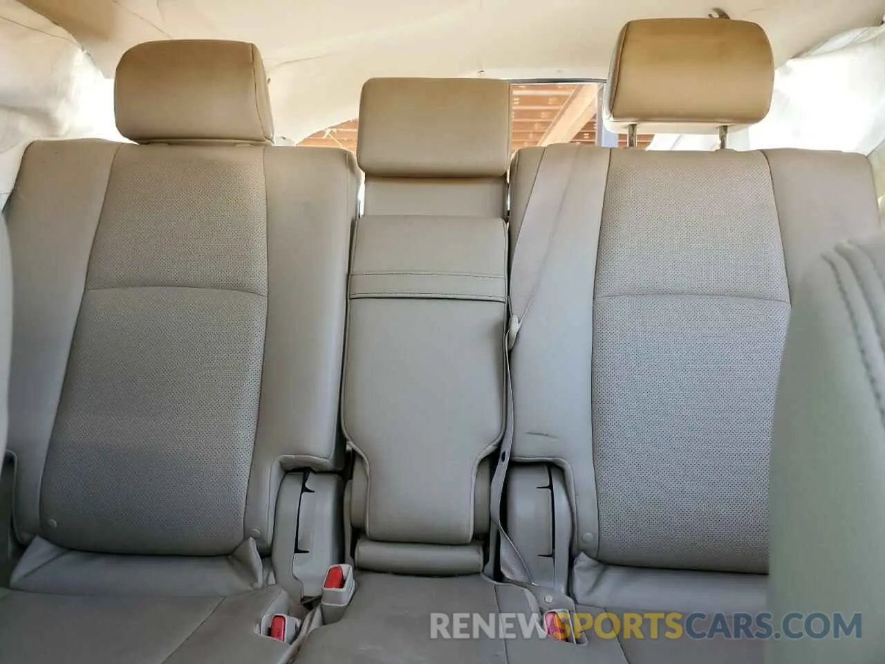 10 Photograph of a damaged car JTEZU5JR8K5206626 TOYOTA 4RUNNER 2019