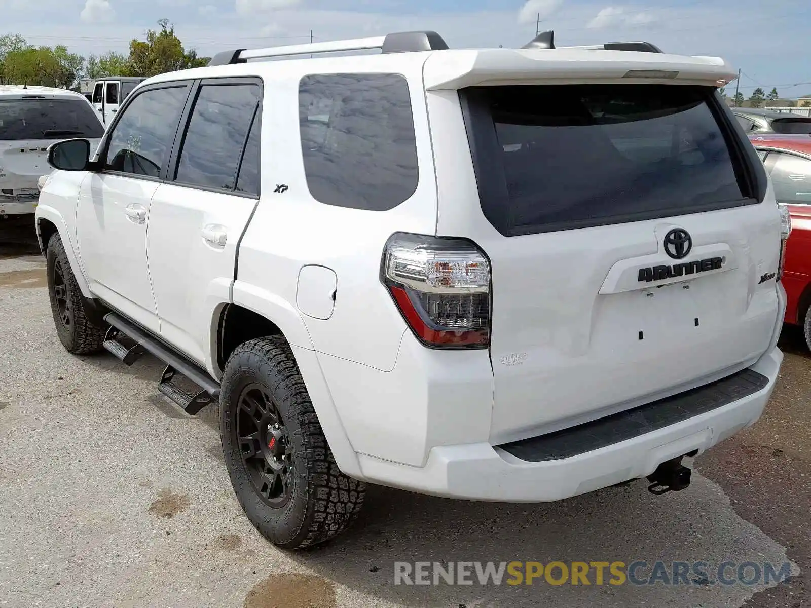 3 Photograph of a damaged car JTEZU5JR8K5208179 TOYOTA 4RUNNER 2019