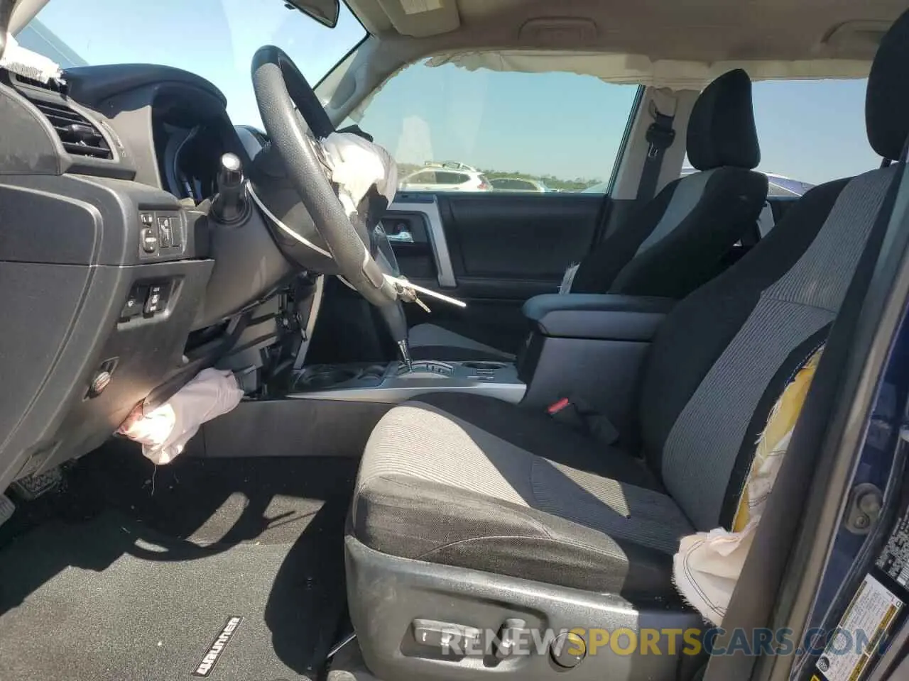 7 Photograph of a damaged car JTEZU5JR8K5210109 TOYOTA 4RUNNER 2019