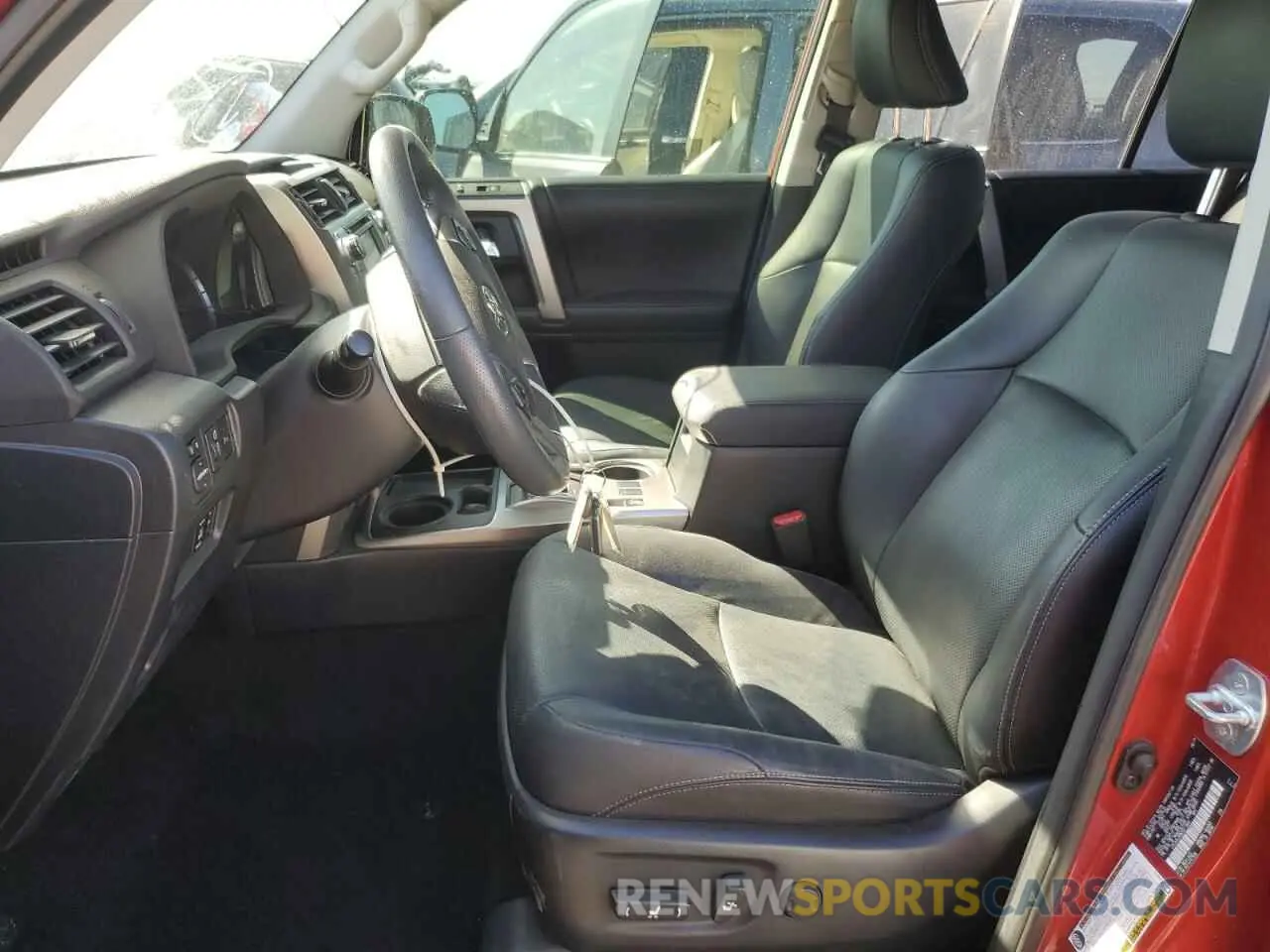 7 Photograph of a damaged car JTEZU5JR8K5211843 TOYOTA 4RUNNER 2019