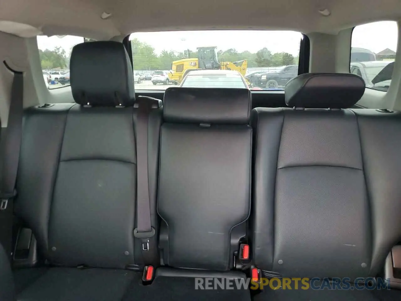10 Photograph of a damaged car JTEZU5JR9K5192543 TOYOTA 4RUNNER 2019
