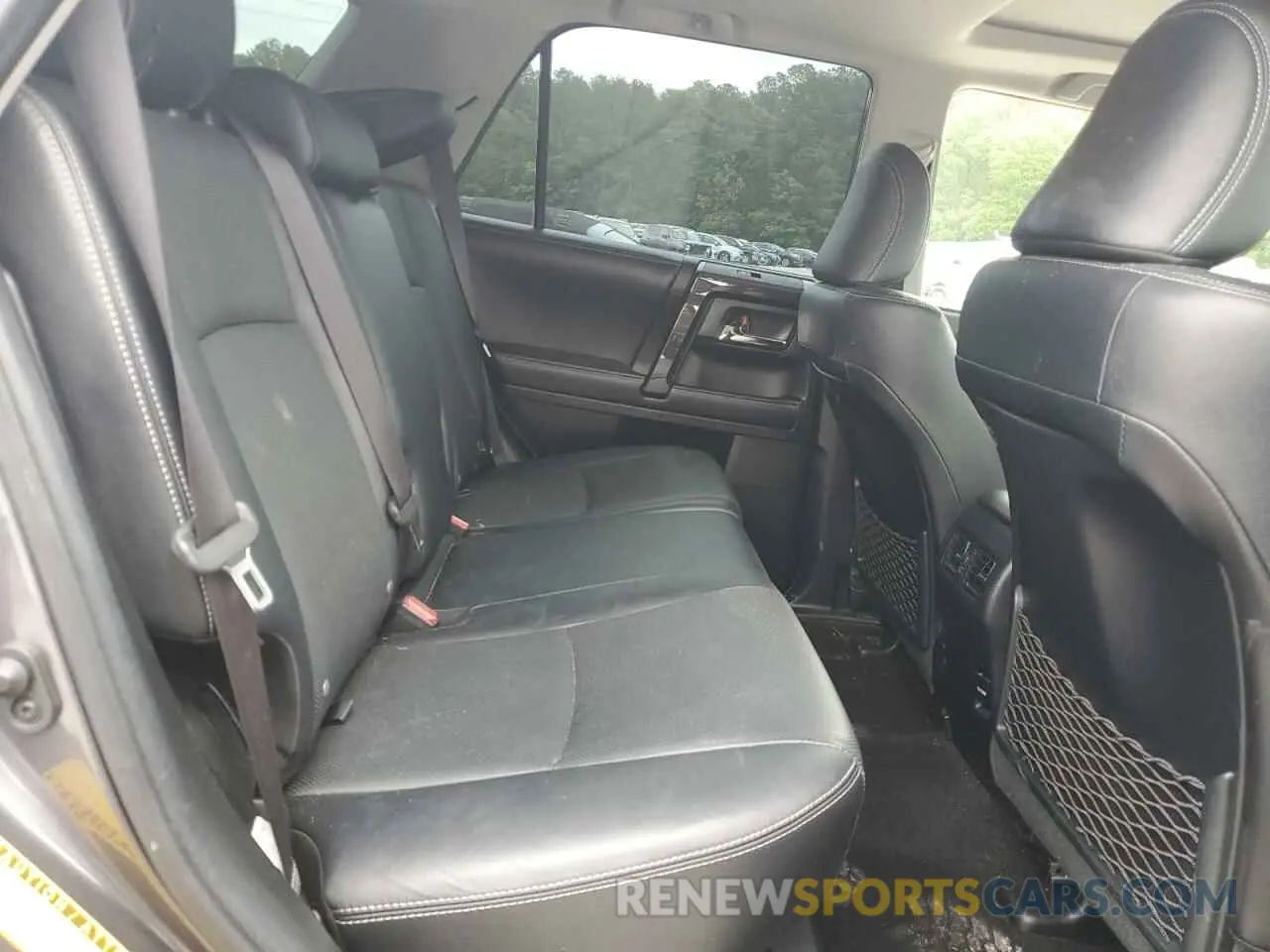 11 Photograph of a damaged car JTEZU5JR9K5192543 TOYOTA 4RUNNER 2019