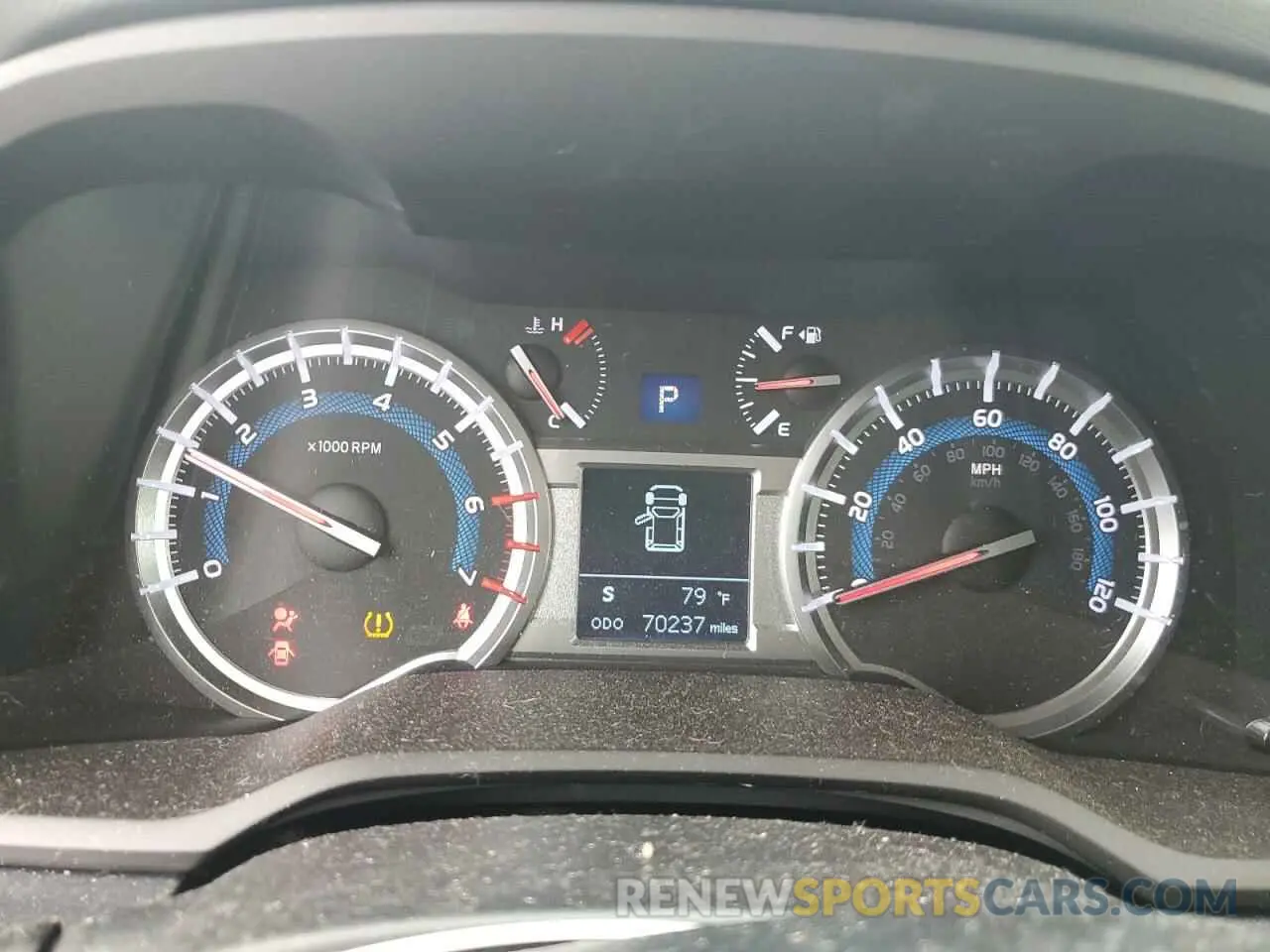 9 Photograph of a damaged car JTEZU5JR9K5192543 TOYOTA 4RUNNER 2019