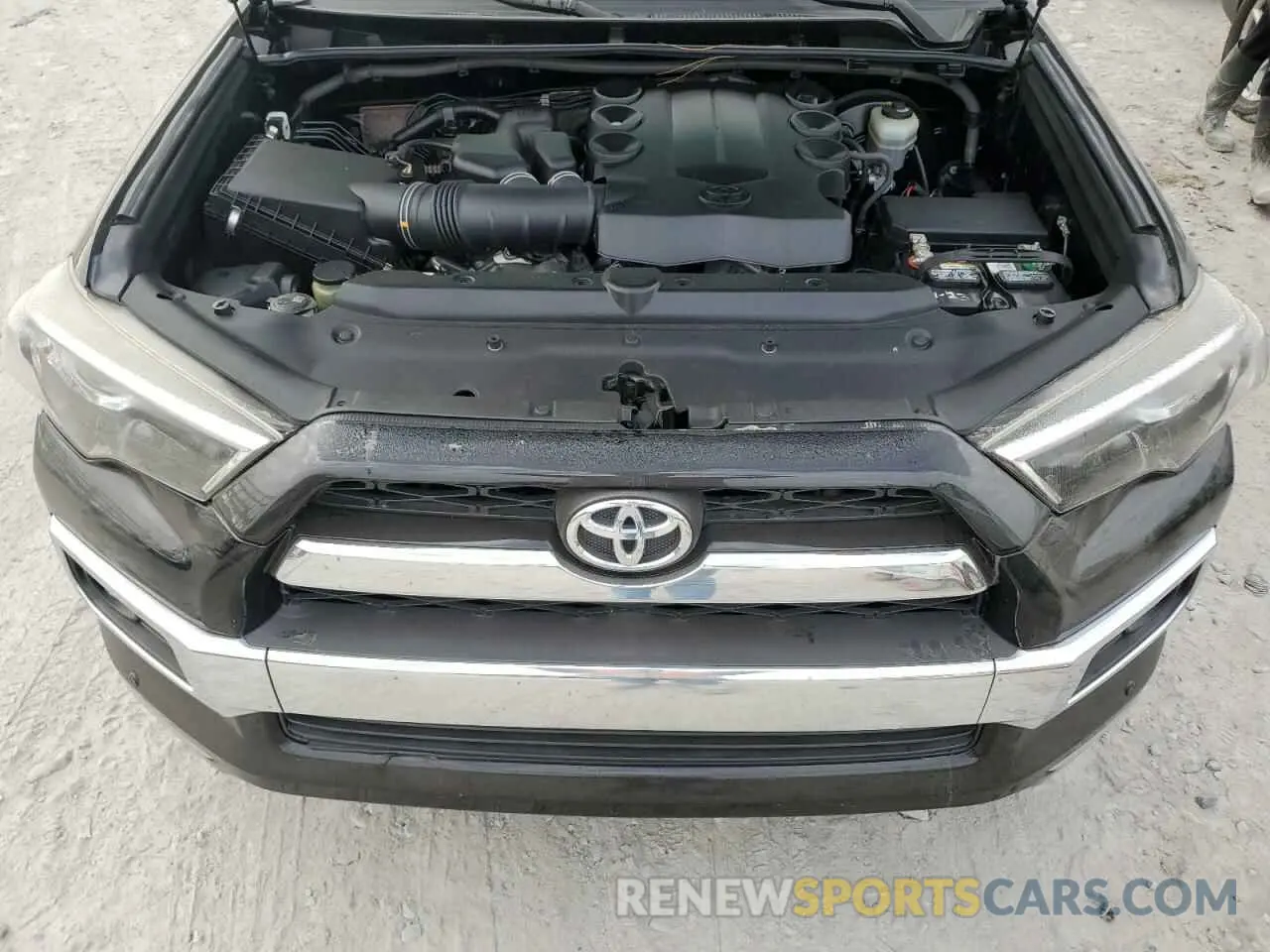 12 Photograph of a damaged car JTEZU5JR9K5202620 TOYOTA 4RUNNER 2019