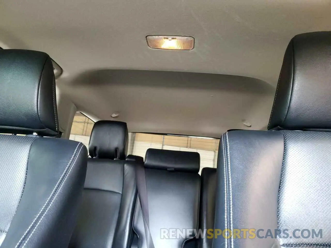 10 Photograph of a damaged car JTEZU5JR9K5204433 TOYOTA 4RUNNER 2019