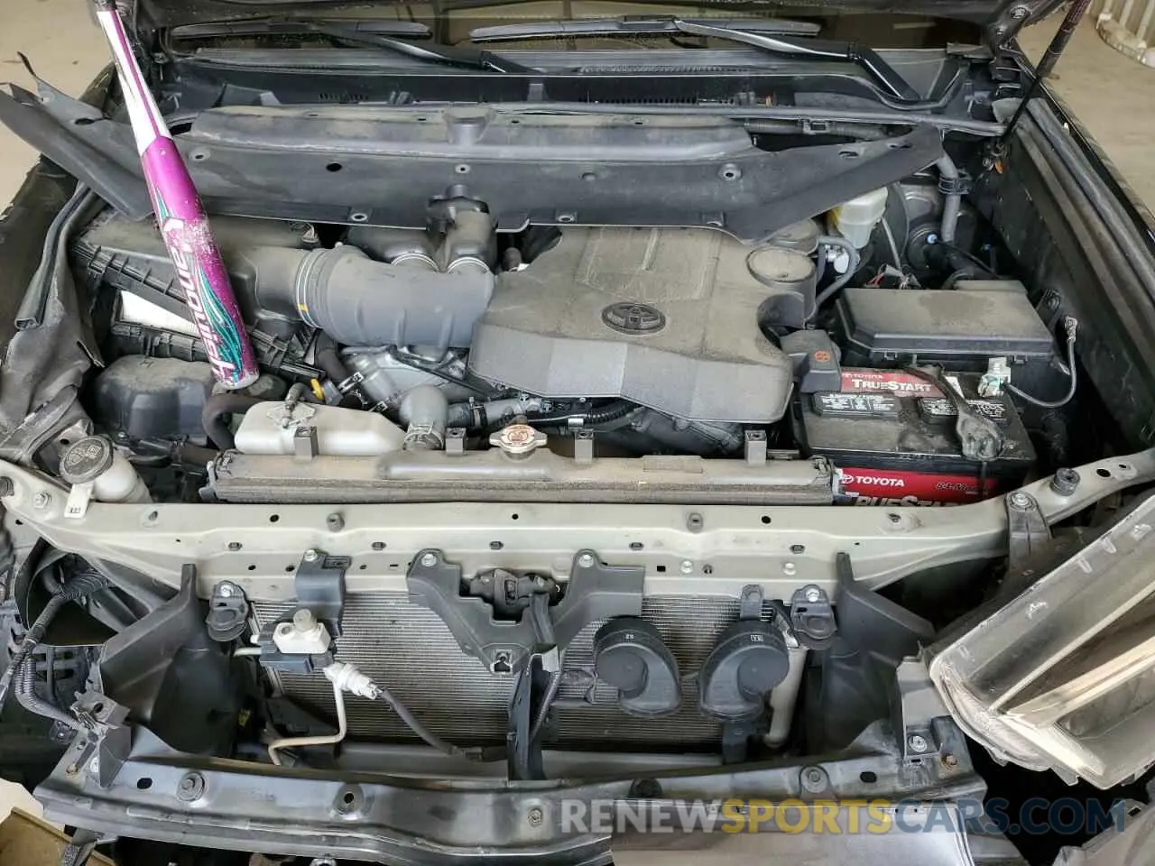 12 Photograph of a damaged car JTEZU5JR9K5204433 TOYOTA 4RUNNER 2019