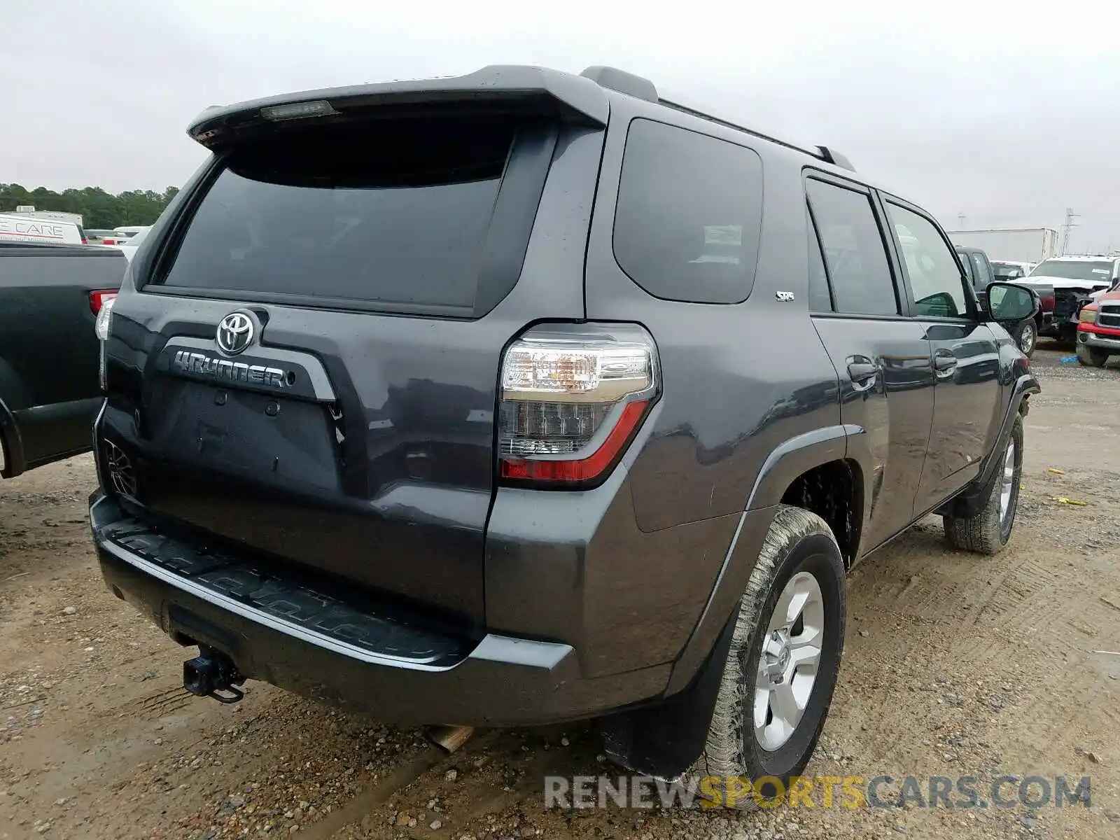 4 Photograph of a damaged car JTEZU5JRXK5198304 TOYOTA 4RUNNER 2019