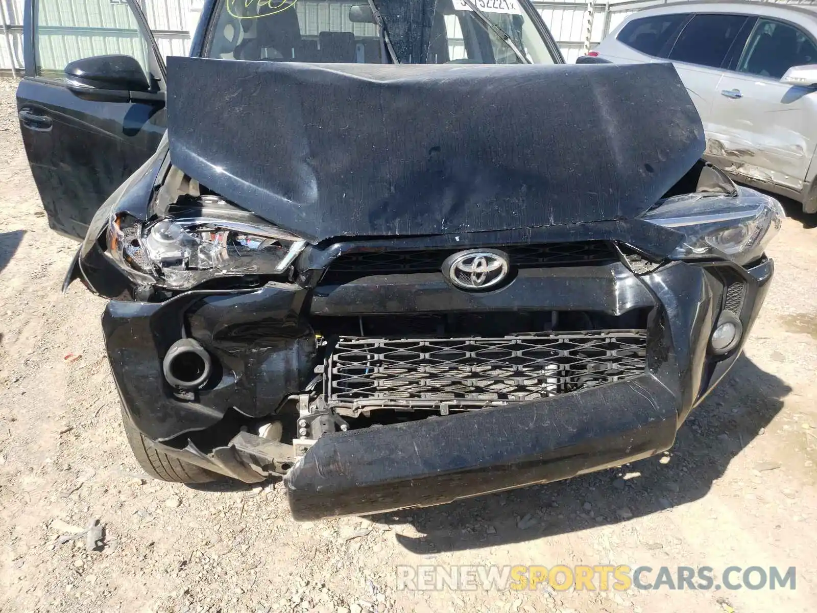 9 Photograph of a damaged car JTEZU5JRXK5200195 TOYOTA 4RUNNER 2019