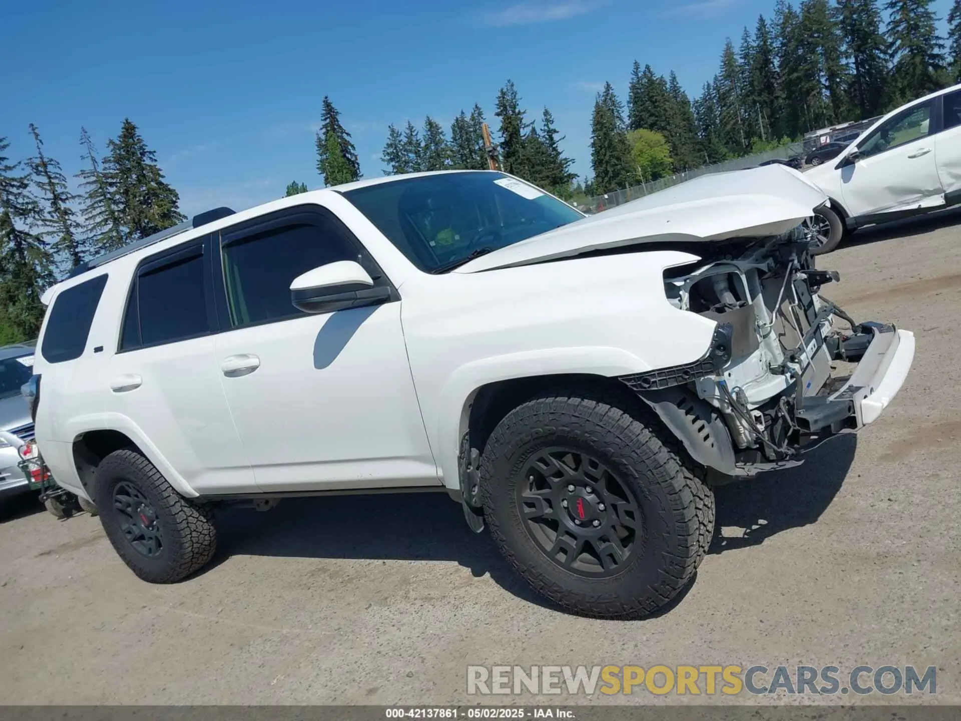 14 Photograph of a damaged car JTEZU5JRXK5209477 TOYOTA 4RUNNER 2019