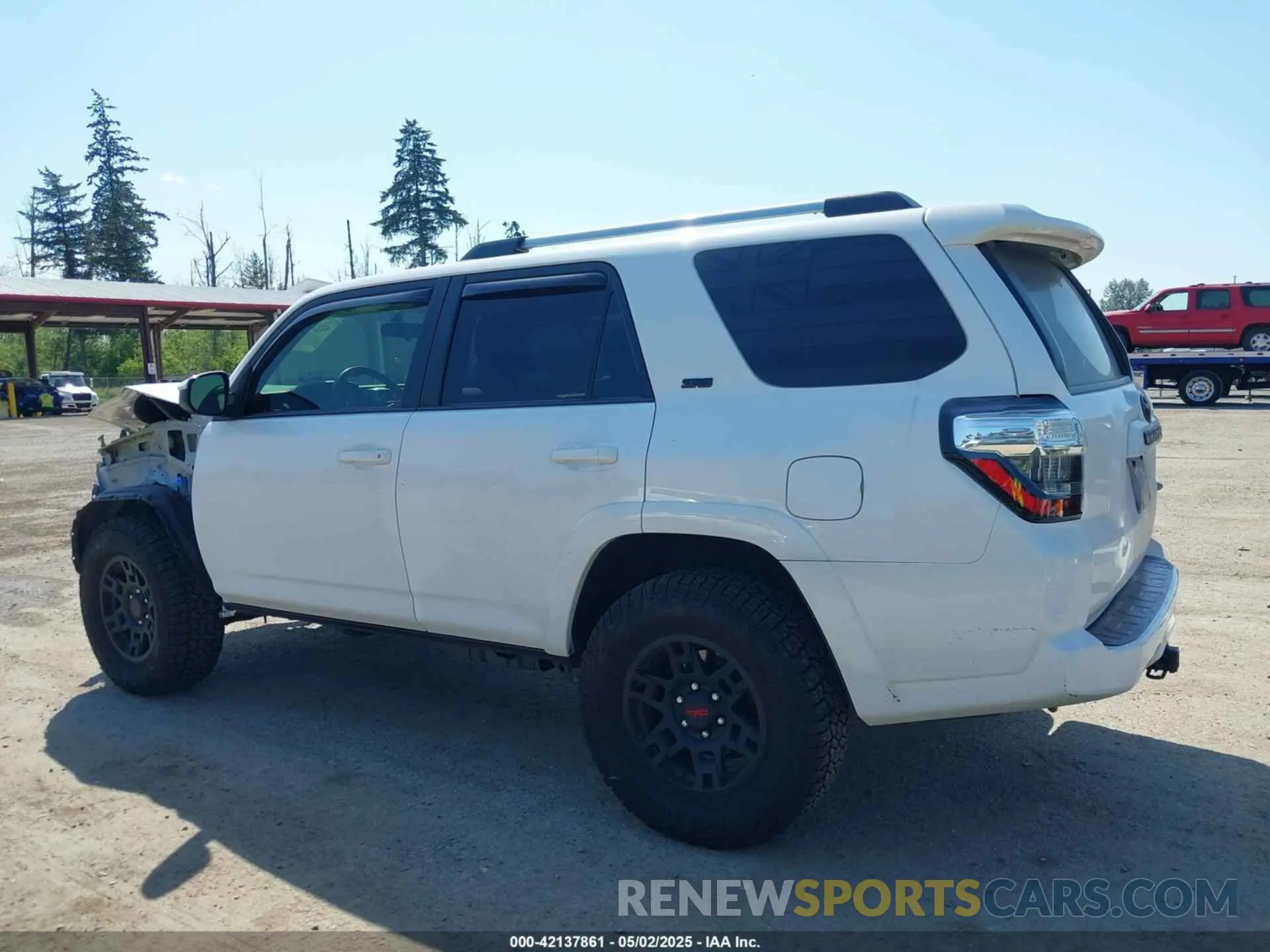 15 Photograph of a damaged car JTEZU5JRXK5209477 TOYOTA 4RUNNER 2019