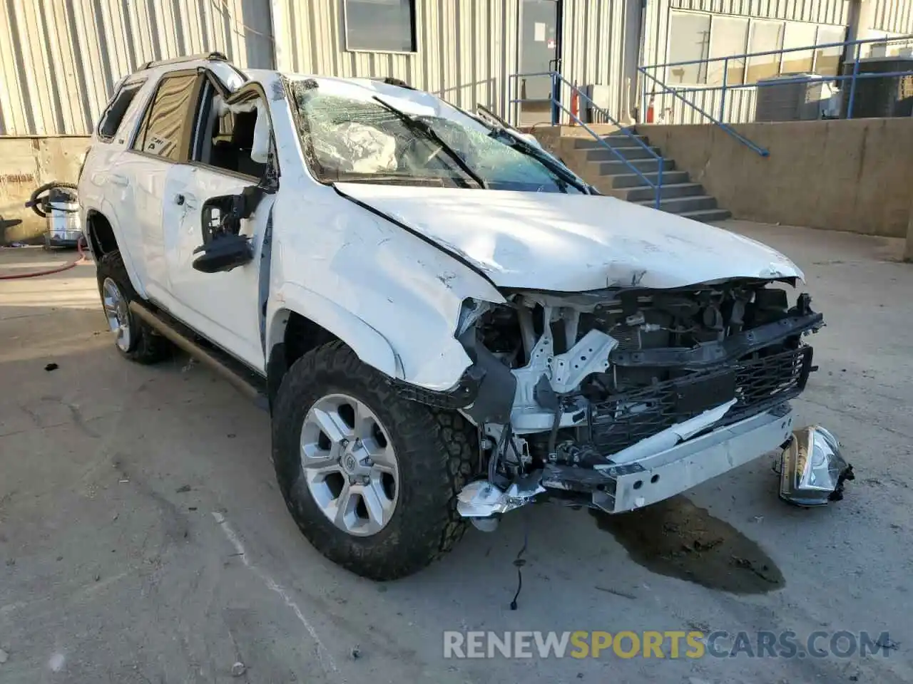 9 Photograph of a damaged car JTEBU5JR0L5741453 TOYOTA 4RUNNER 2020