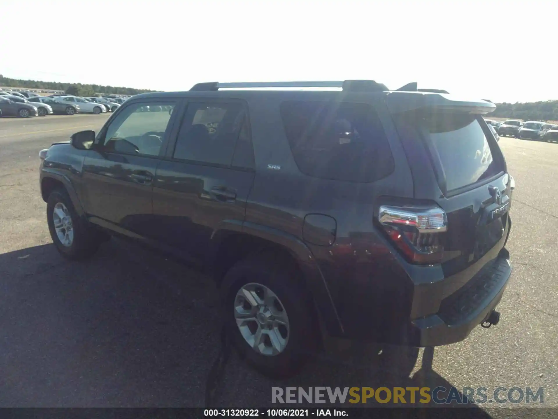 3 Photograph of a damaged car JTEBU5JR0L5745535 TOYOTA 4RUNNER 2020