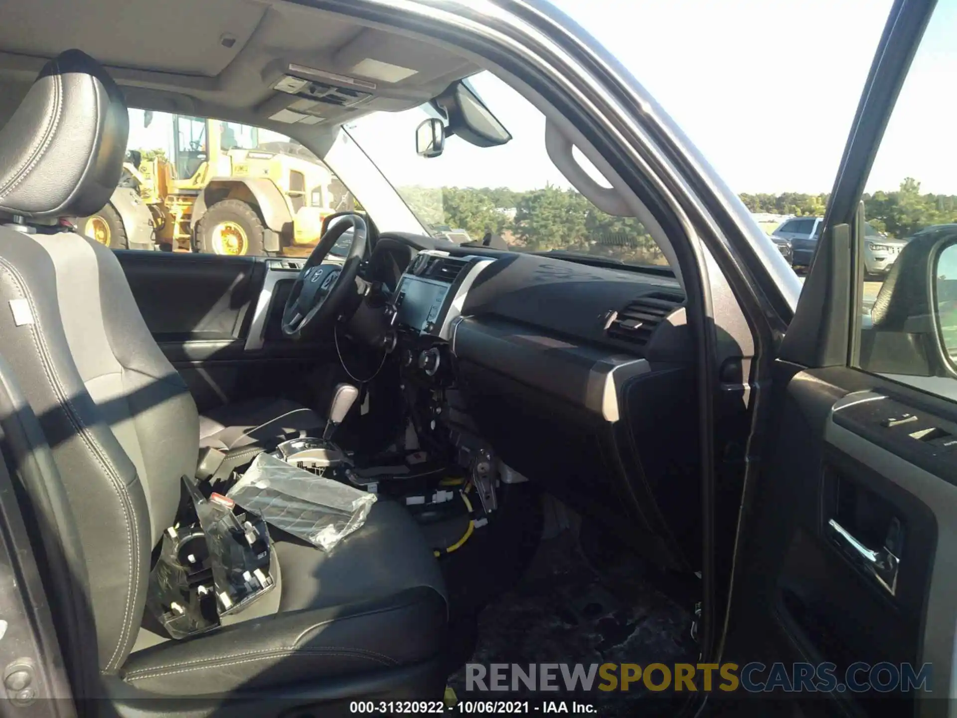 5 Photograph of a damaged car JTEBU5JR0L5745535 TOYOTA 4RUNNER 2020