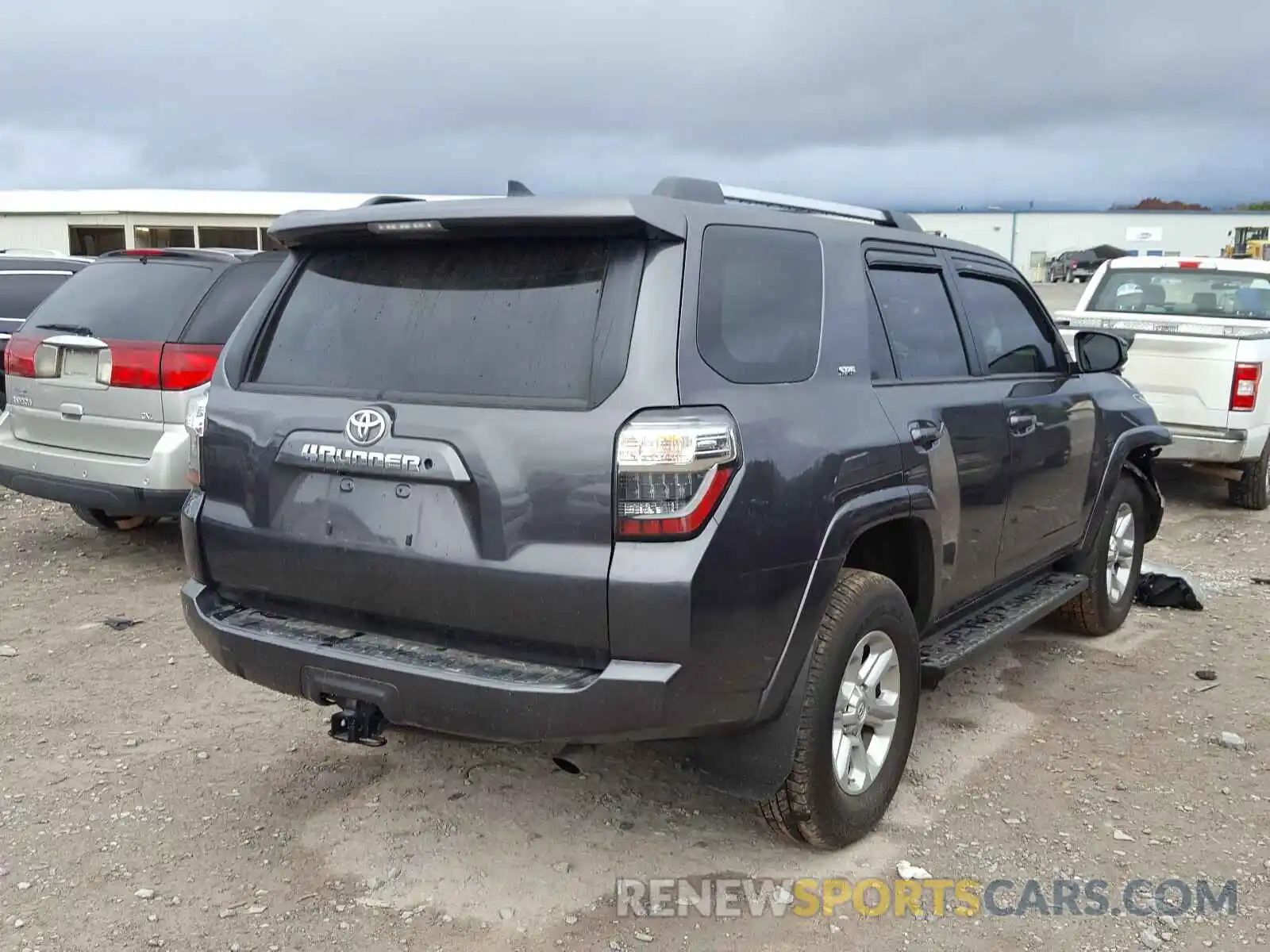 4 Photograph of a damaged car JTEBU5JR0L5756518 TOYOTA 4RUNNER 2020