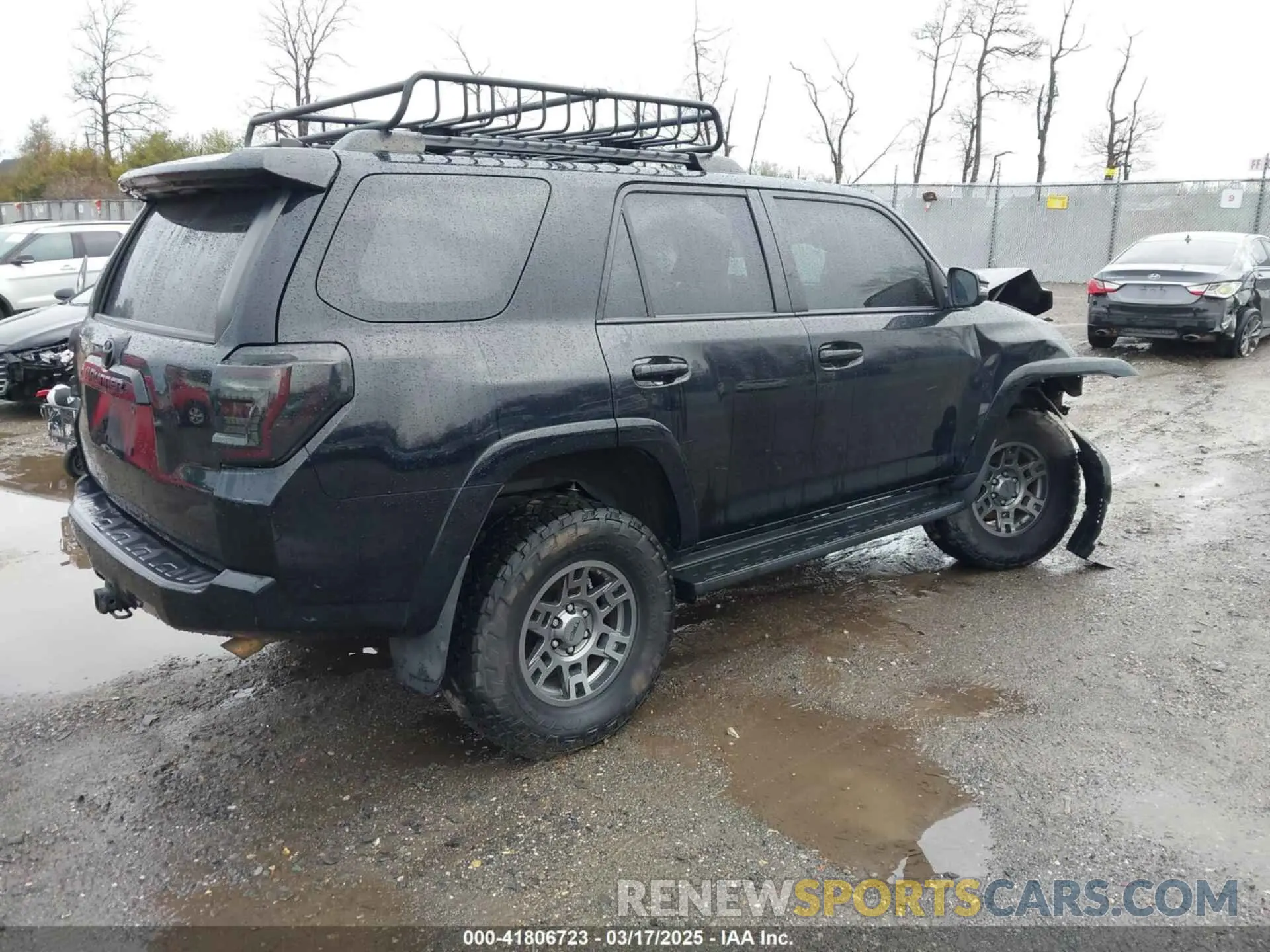 4 Photograph of a damaged car JTEBU5JR0L5758804 TOYOTA 4RUNNER 2020