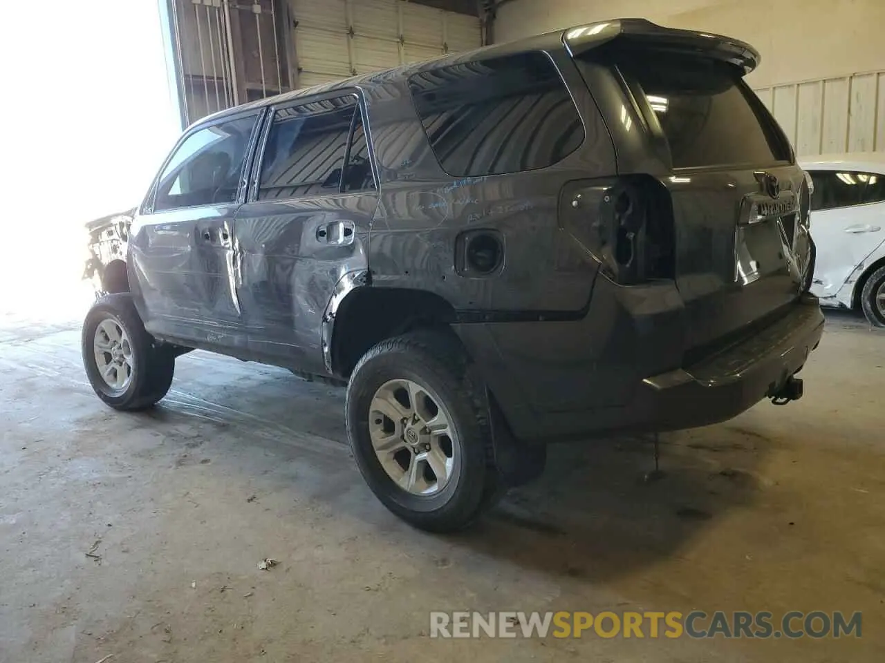 2 Photograph of a damaged car JTEBU5JR0L5768961 TOYOTA 4RUNNER 2020