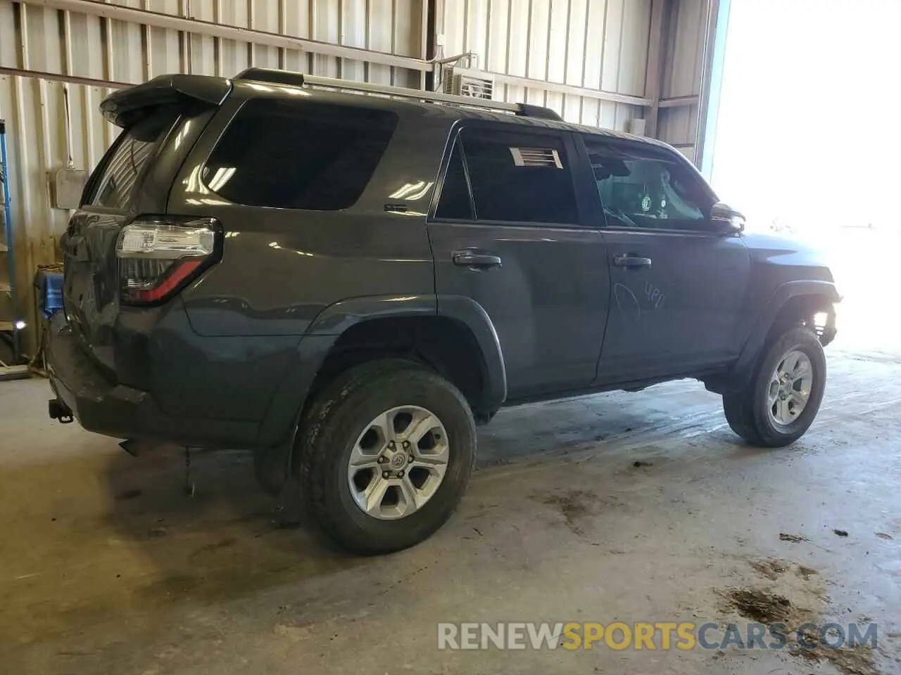 3 Photograph of a damaged car JTEBU5JR0L5768961 TOYOTA 4RUNNER 2020