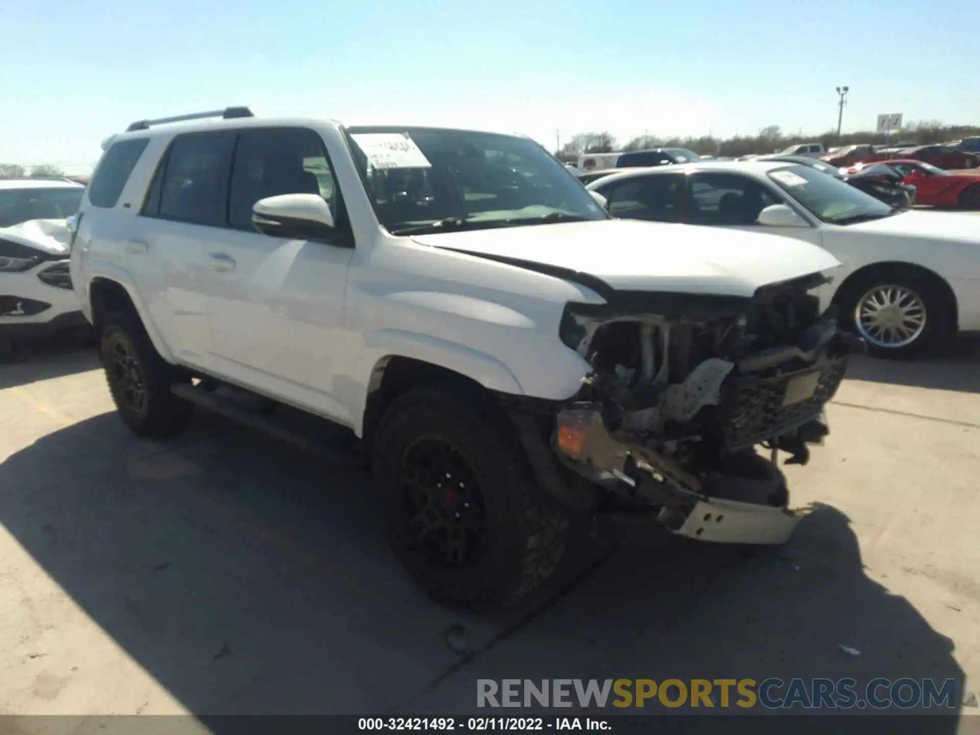 1 Photograph of a damaged car JTEBU5JR0L5769656 TOYOTA 4RUNNER 2020