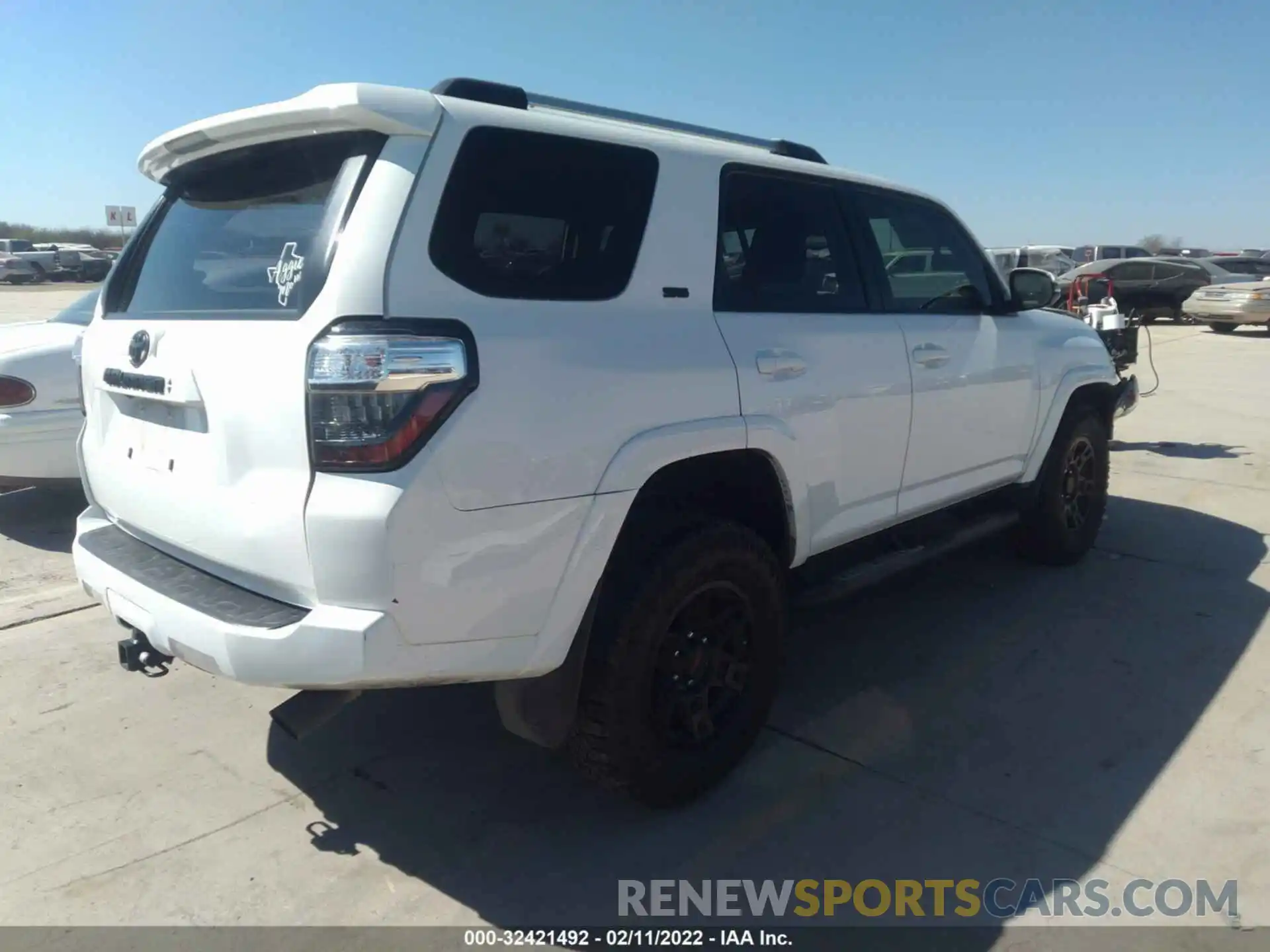 4 Photograph of a damaged car JTEBU5JR0L5769656 TOYOTA 4RUNNER 2020