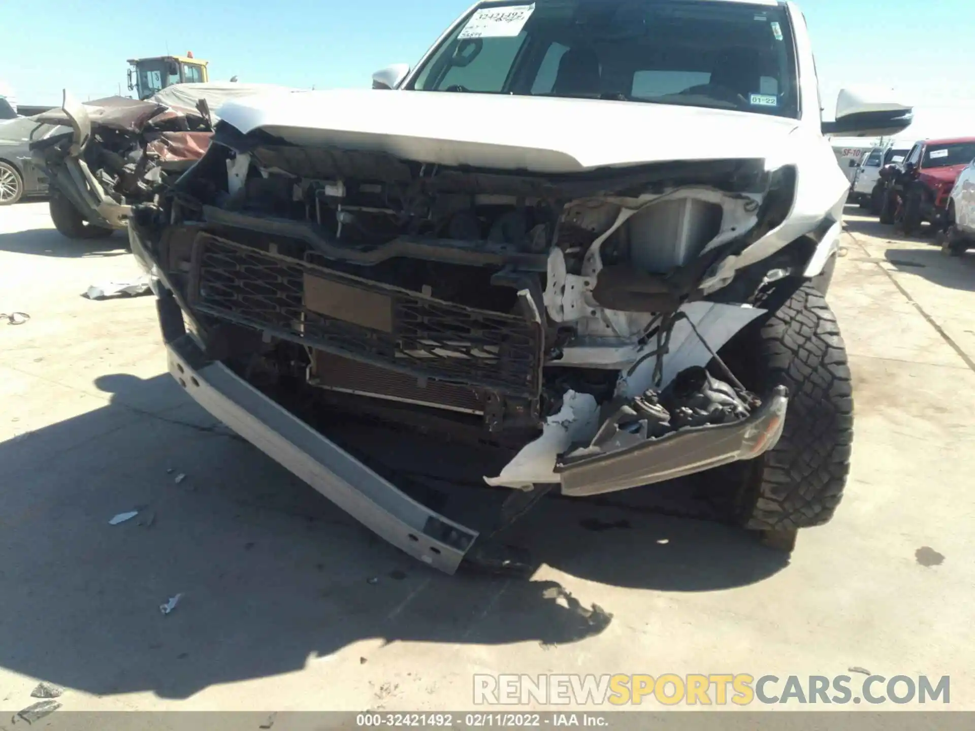 6 Photograph of a damaged car JTEBU5JR0L5769656 TOYOTA 4RUNNER 2020