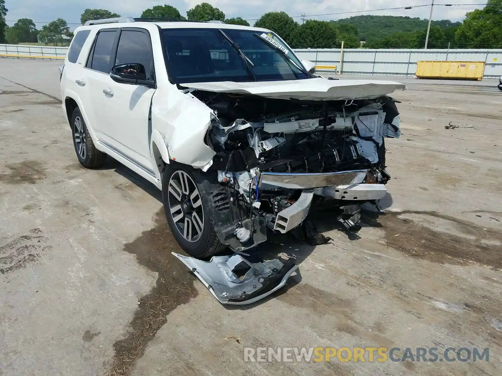 1 Photograph of a damaged car JTEBU5JR0L5774517 TOYOTA 4RUNNER 2020