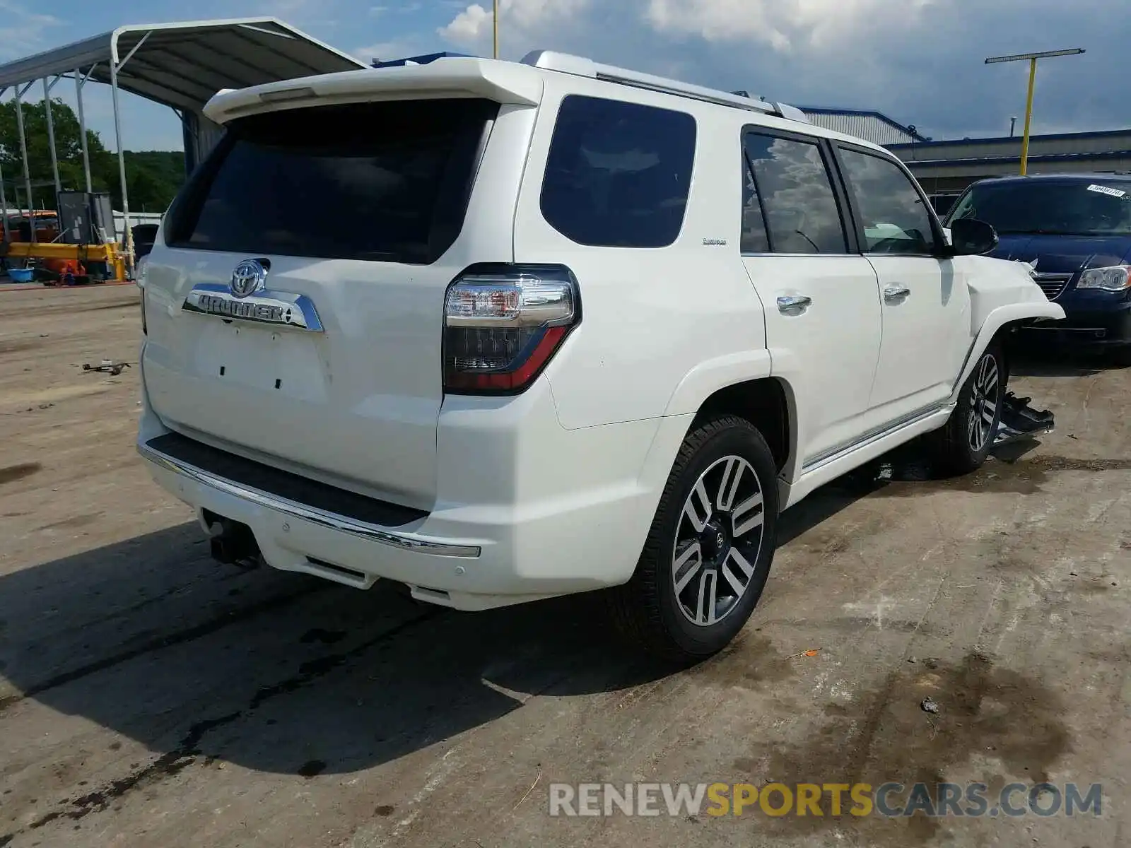 4 Photograph of a damaged car JTEBU5JR0L5774517 TOYOTA 4RUNNER 2020