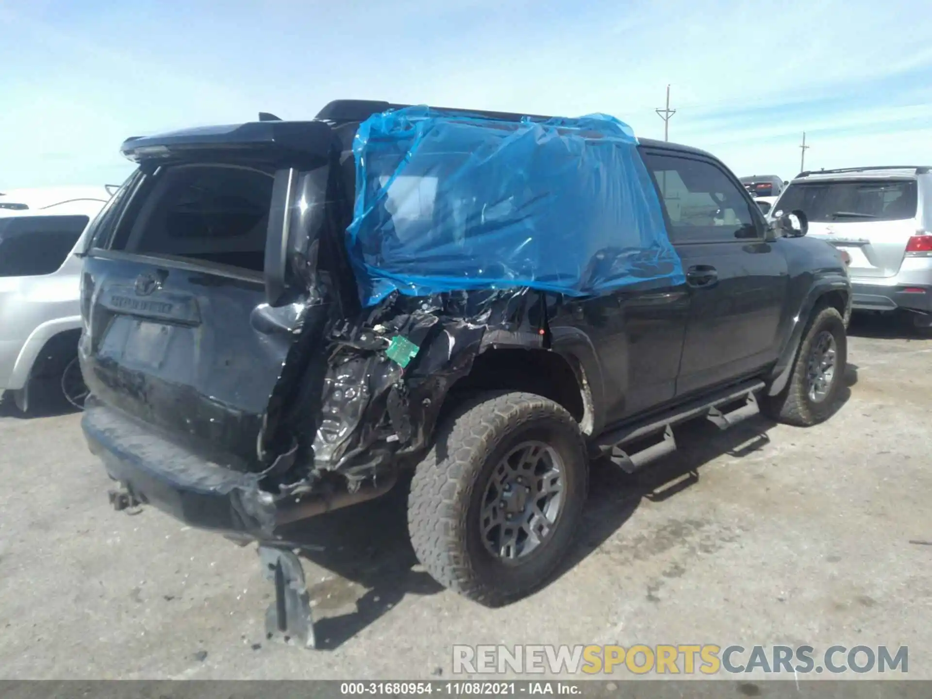 4 Photograph of a damaged car JTEBU5JR0L5777918 TOYOTA 4RUNNER 2020