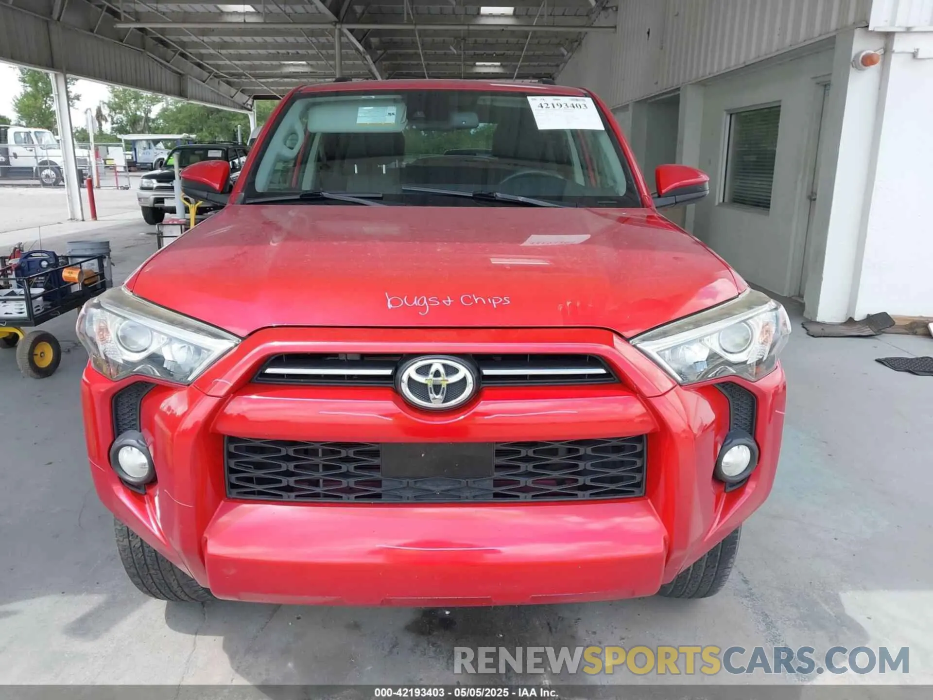 13 Photograph of a damaged car JTEBU5JR0L5780592 TOYOTA 4RUNNER 2020