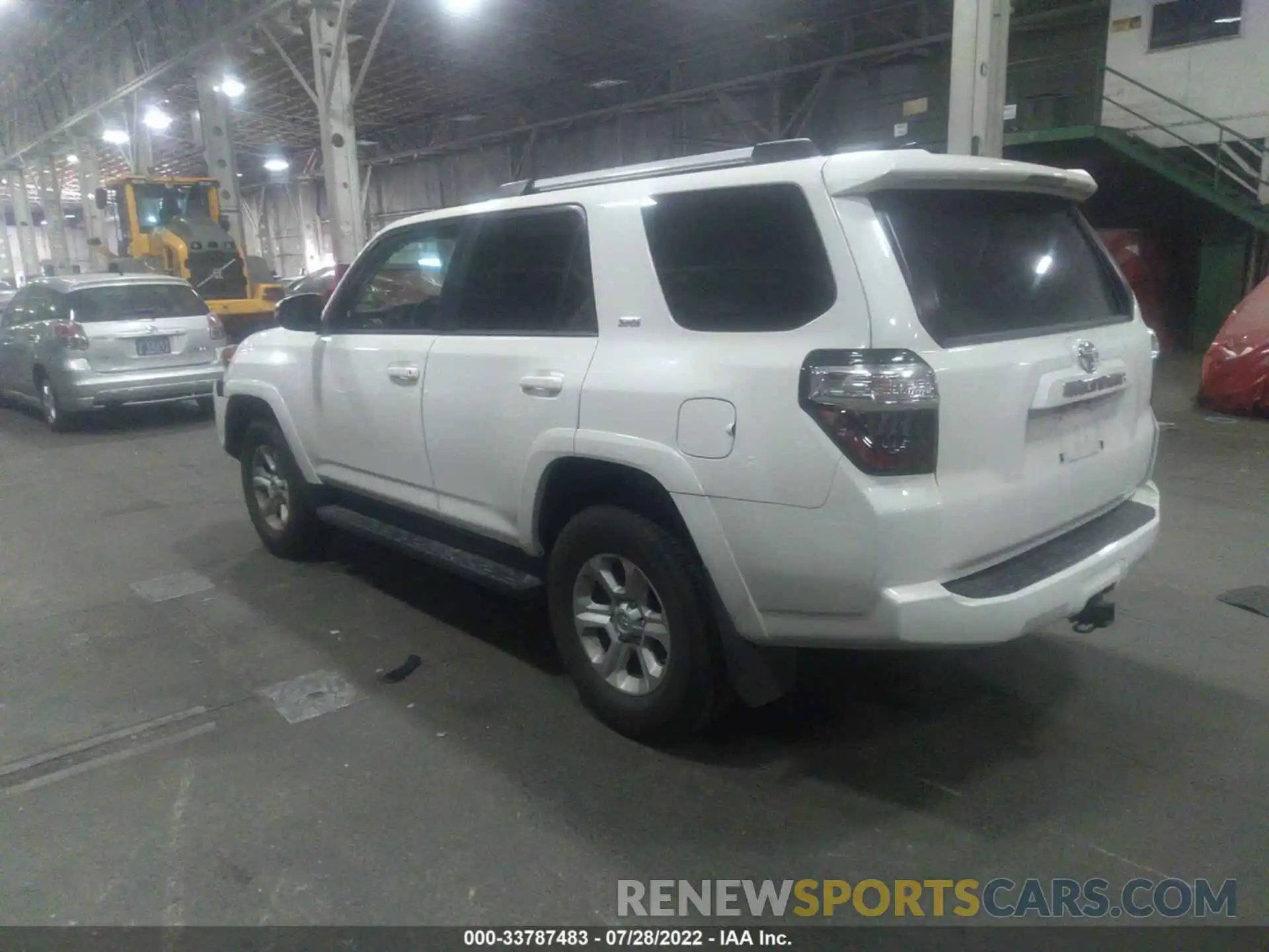 3 Photograph of a damaged car JTEBU5JR0L5783136 TOYOTA 4RUNNER 2020