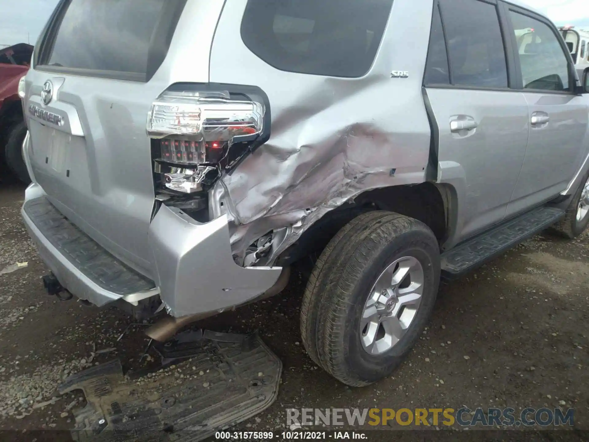 6 Photograph of a damaged car JTEBU5JR0L5788658 TOYOTA 4RUNNER 2020