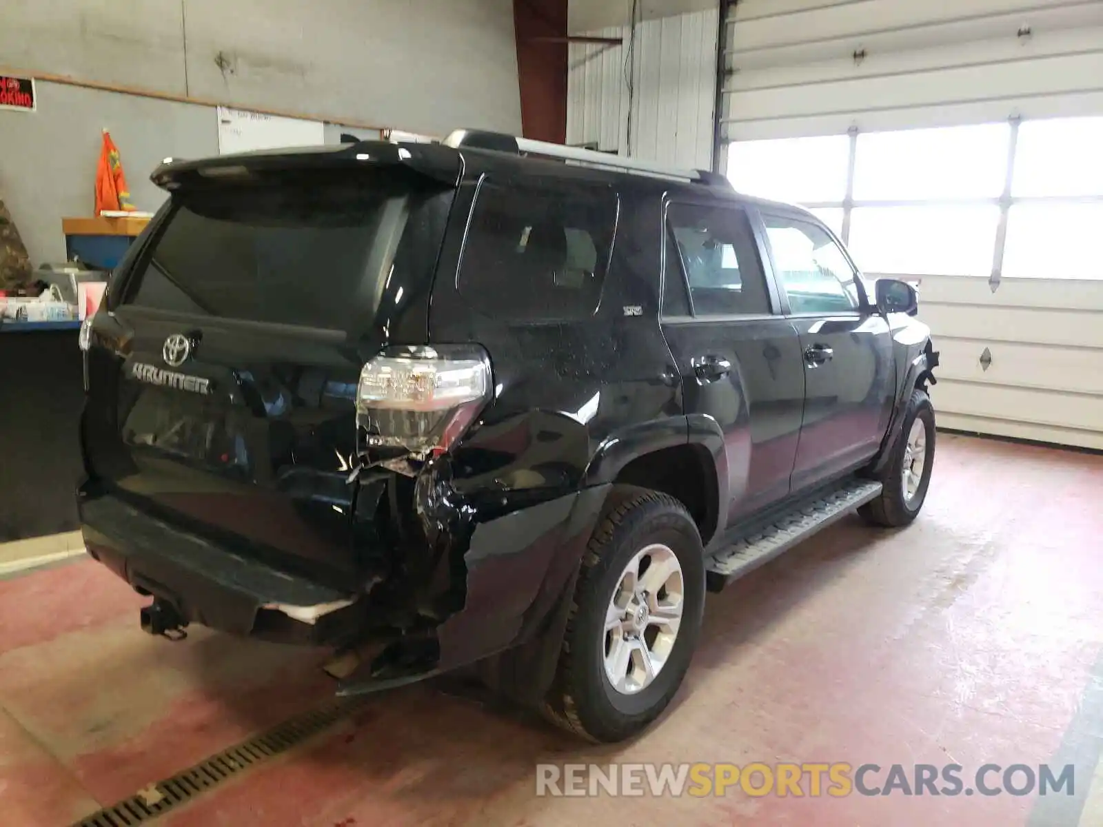 4 Photograph of a damaged car JTEBU5JR0L5791379 TOYOTA 4RUNNER 2020