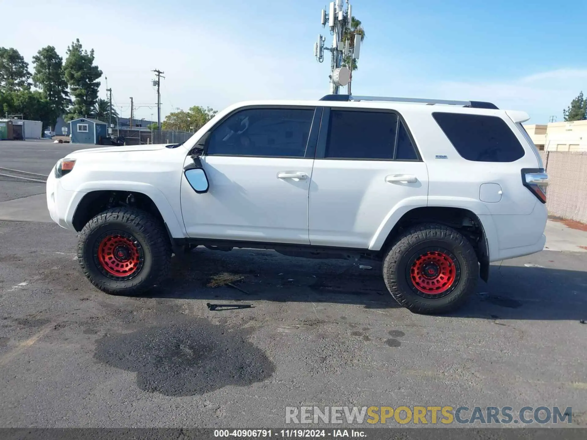 14 Photograph of a damaged car JTEBU5JR0L5791477 TOYOTA 4RUNNER 2020